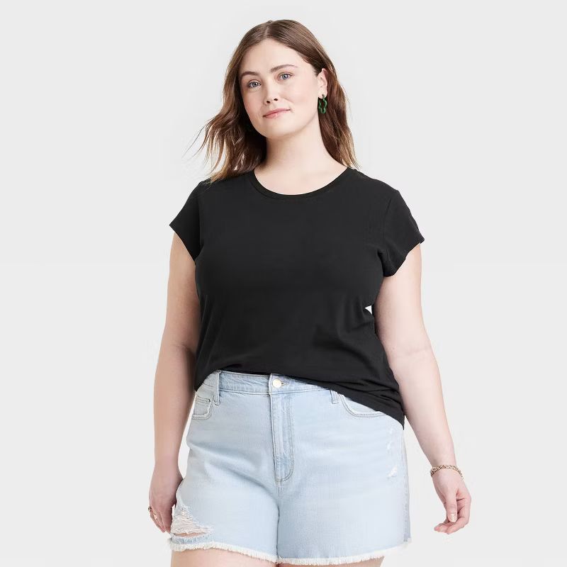 Women's Fitted Short Sleeve T-Shirt - Universal Thread™ | Target