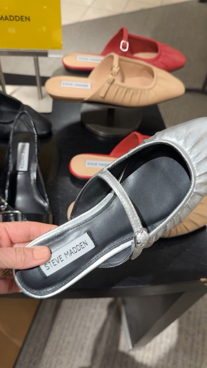 True to size 

#LTKBacktoSchool #LTKxNSale #LTKShoeCrush