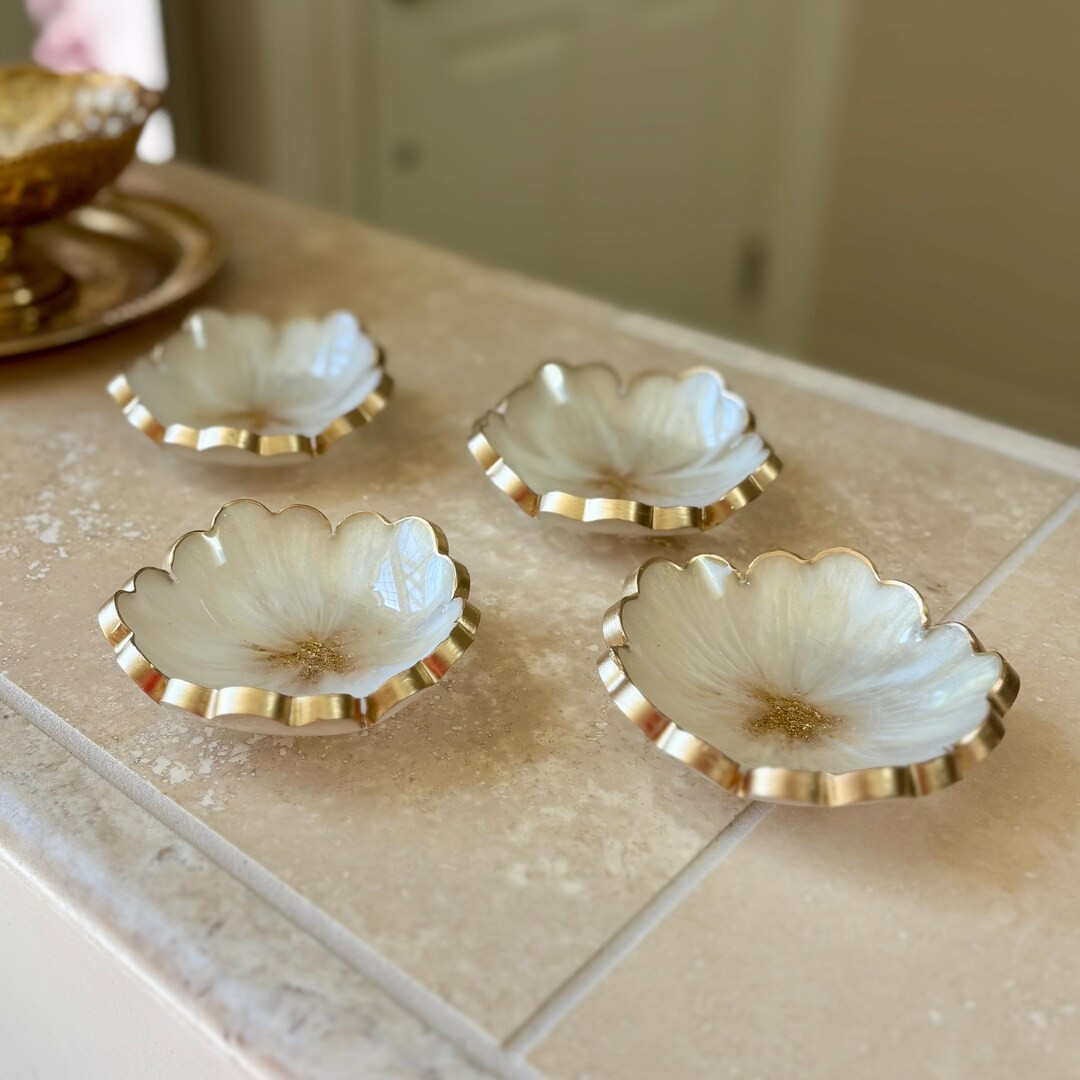 Small dainty flower bowl for vanity or bathroom, engagement ring dish, handmade trinket tray gift... | Etsy (US)