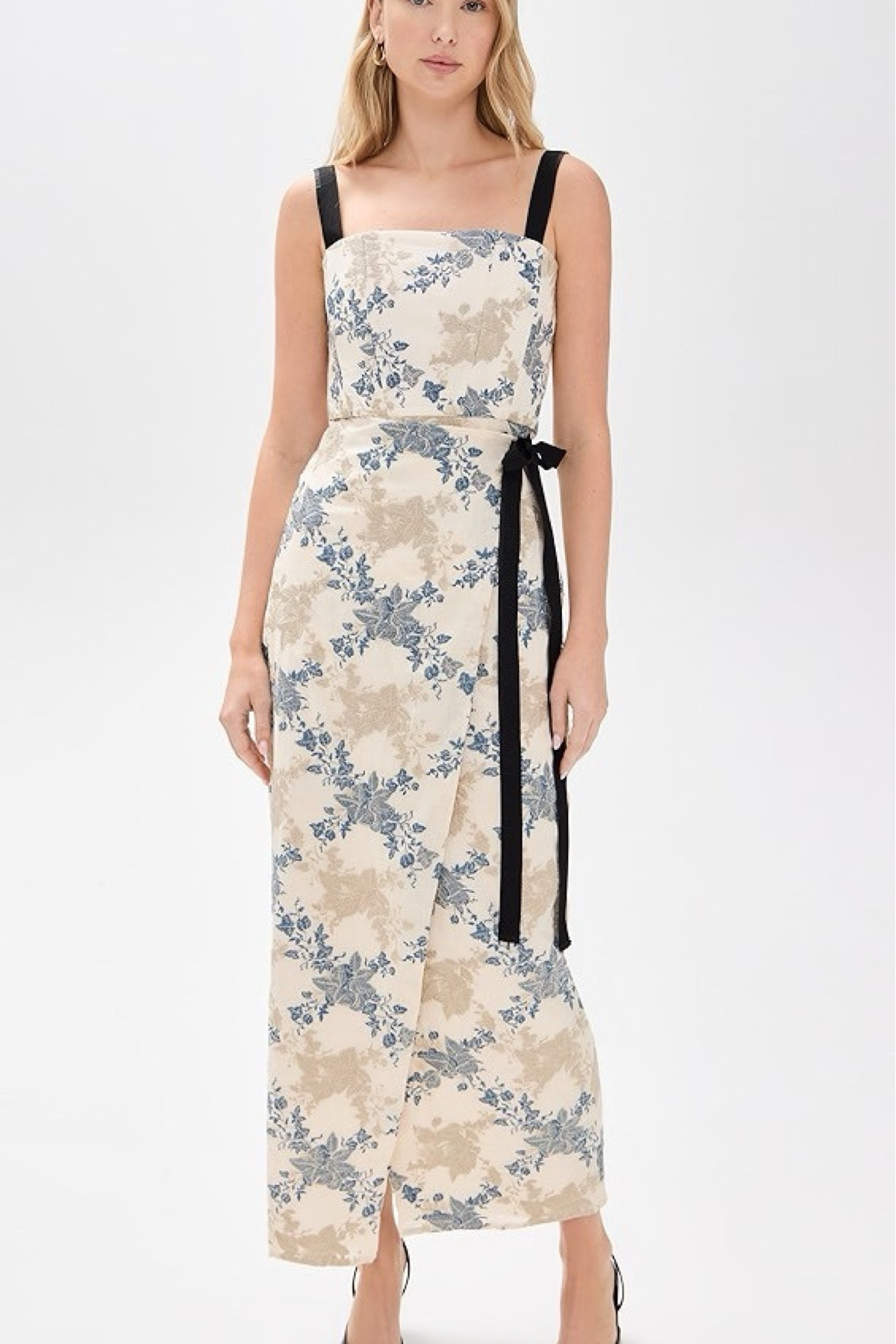 Calling all winter brides. 

Engagement party. Rehearsal dinner  

#LTKStyleTip