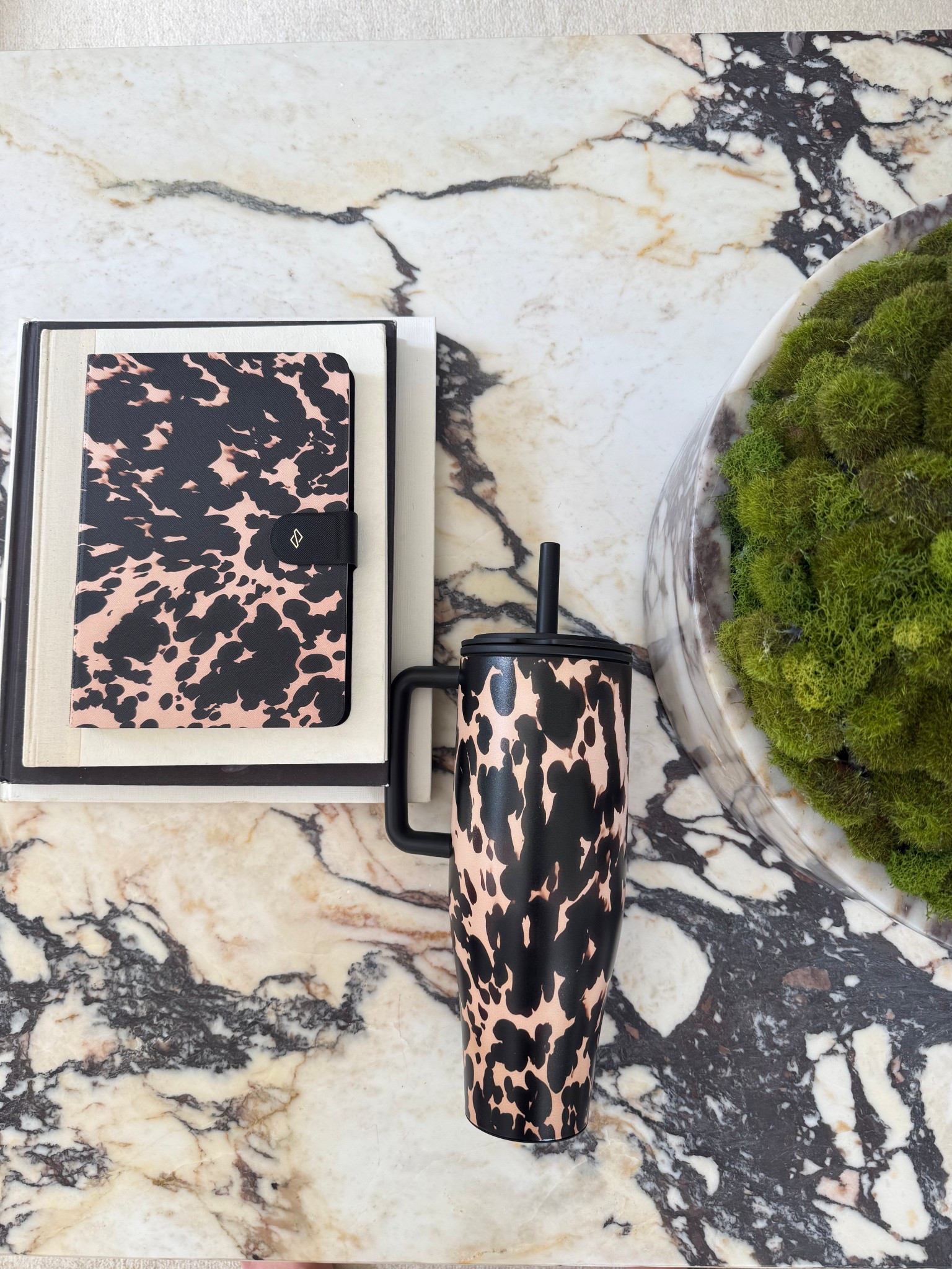 Obsessed with this print from @Burga🖤

#LTKHome