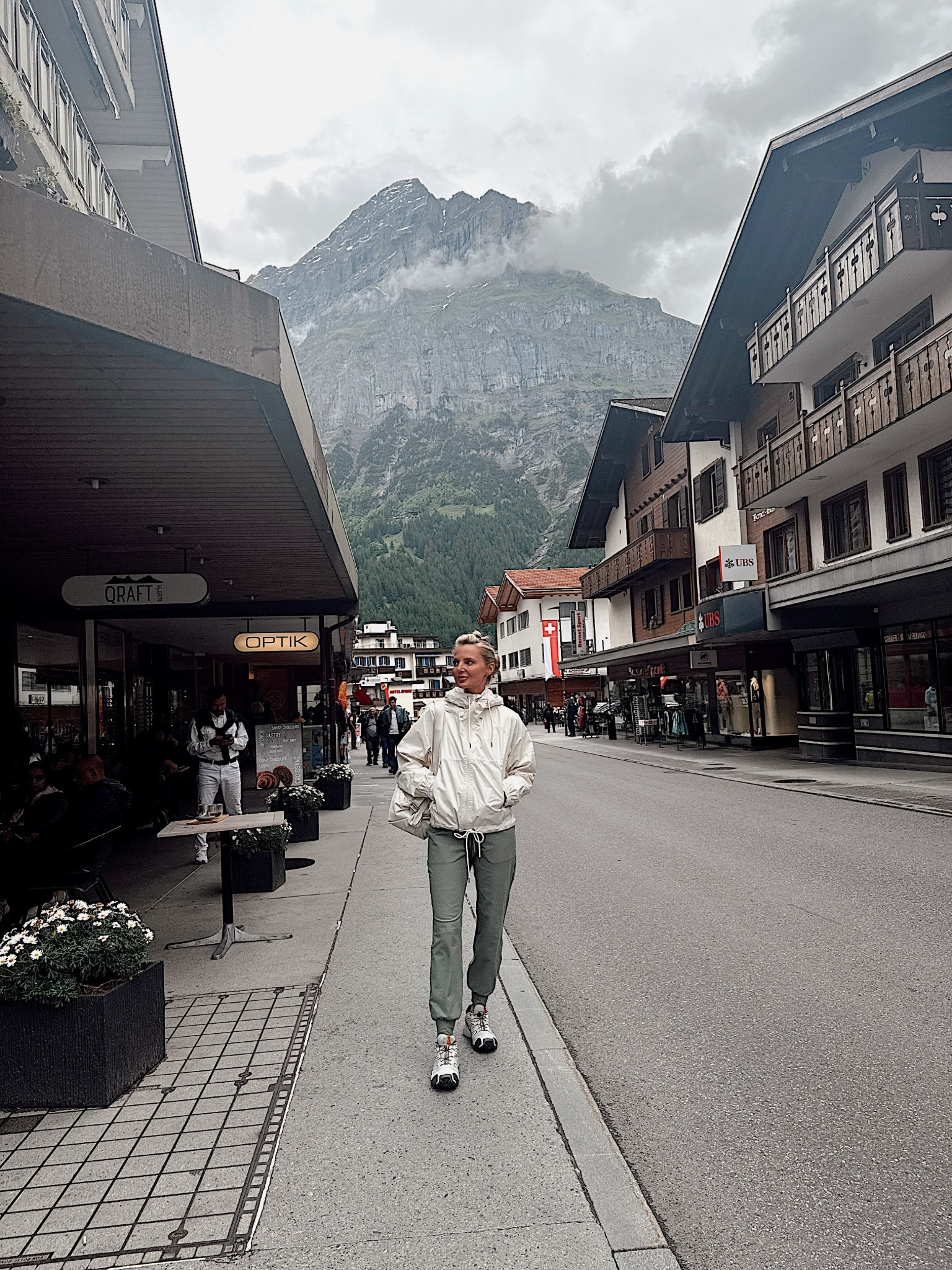 Day 3 in Switzerland 🇨🇭 Elizabeth and I bundled up to visit Jungfraujoch, also known as the “Top of Europe.” I layered up again to stay warm in the snow. At the top, the Ice Palace was super cool, but it was crowdedeverywhere. This is a major tourist destination that many say you can skip…but the panoramic glacier views made it worth braving the crowds, in my opinion.

~Erin xo 

#LTKSeasonal #LTKActive #LTKTravel