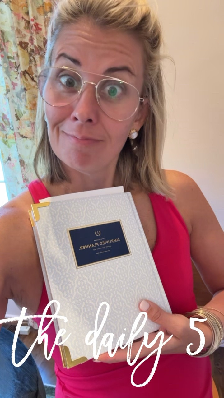 Daily 5…#5…Simplified Planner!

*Code - MIXANDMATCH15

#LTKdayinmylife #LTKmomlife #LTKmorningroutine