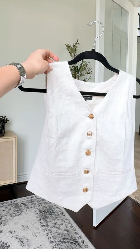 1 linen blend vest styled two ways for summer. 

#LTKStyleTip #LTKVideo #LTKOver40