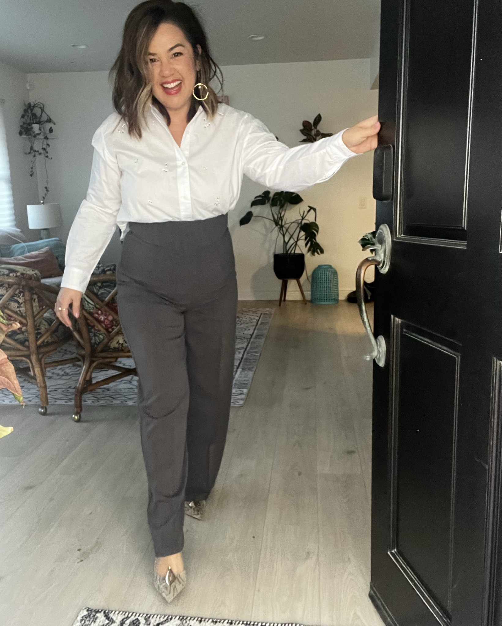 Can never go wrong with an ultra high pant & subtle bling top

Pants: Commense Sz L
Top: old Navy Sz M
Shoes: Express 

#LTKOver40 #LTKSaleAlert #LTKMidsize