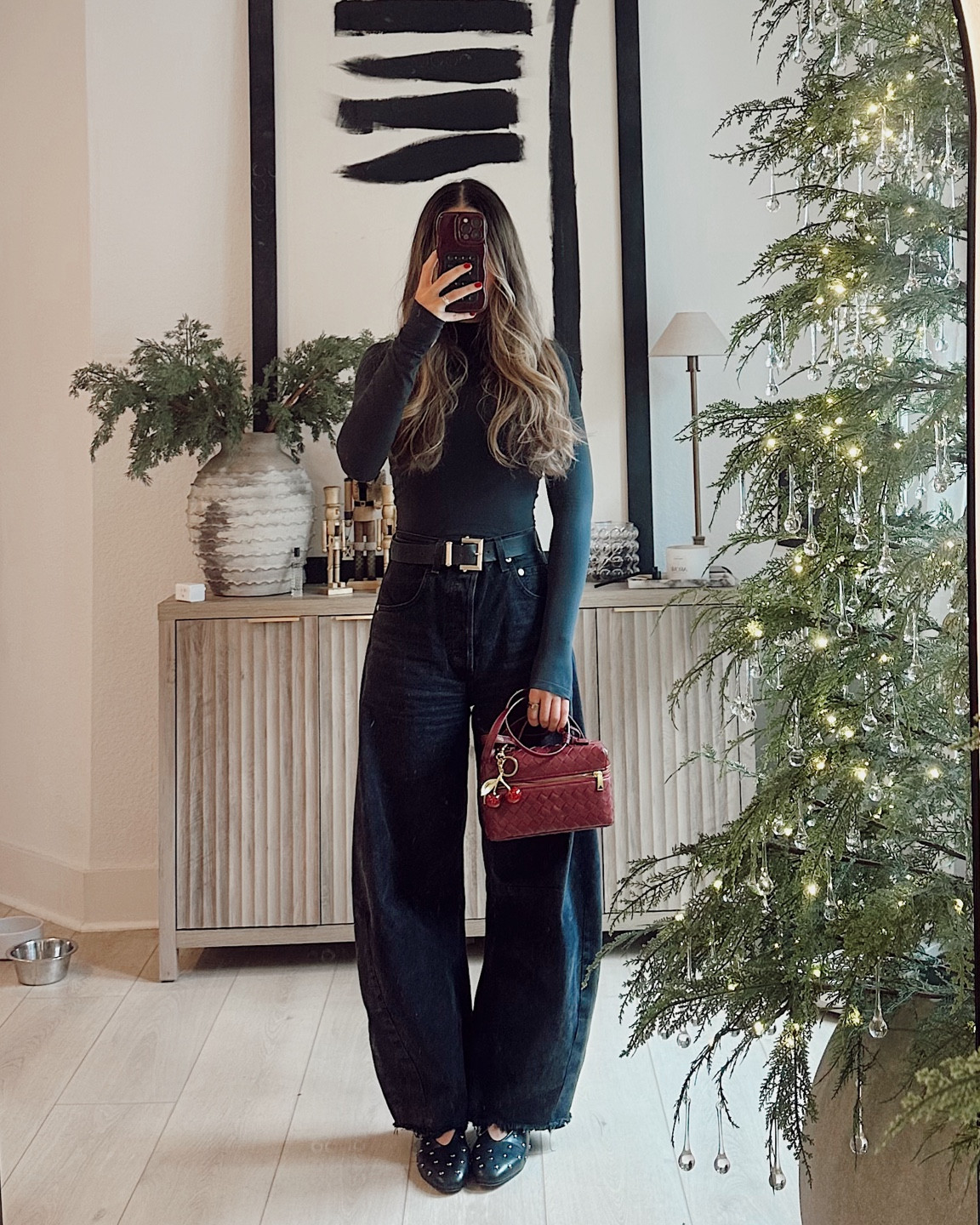 All black outfit 
Jeans: 26
Top: Small 

Shoes & bag on my Amazon Storefront🫶🏼