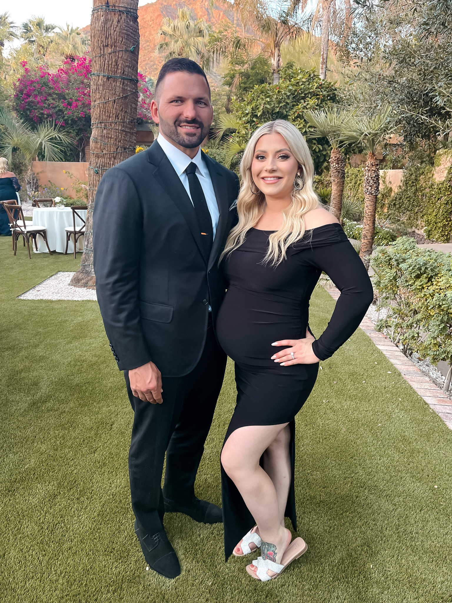 Maternity wedding guest dress 🖤 

#LTKStyleTip #LTKWedding #LTKBump