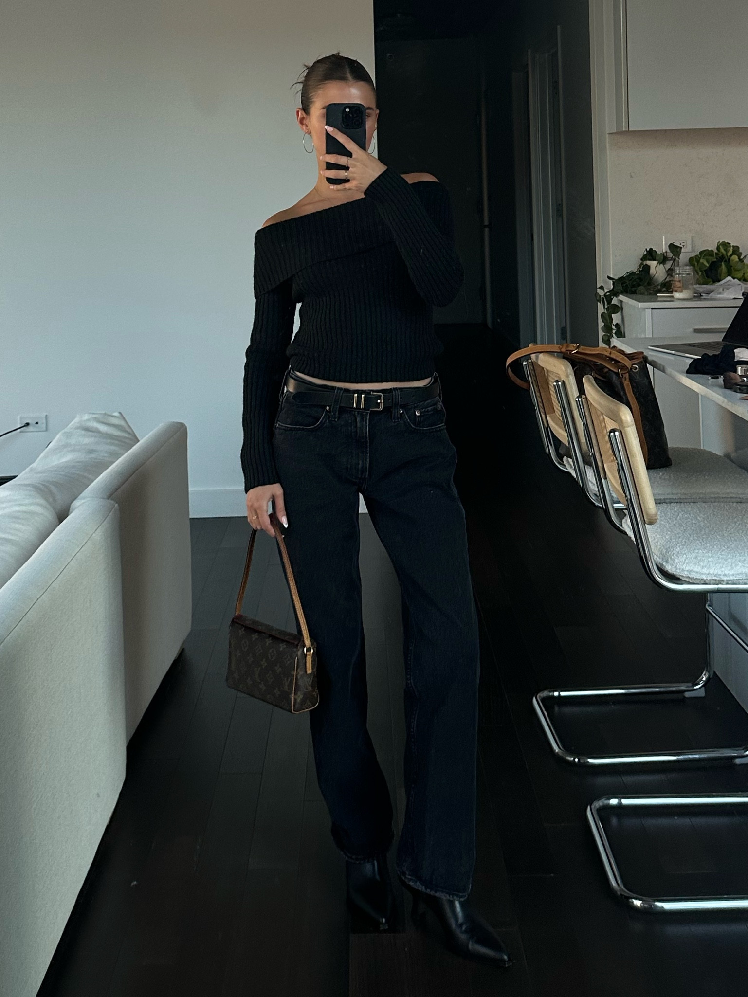 Wearing XXS top, 24 short bottoms!