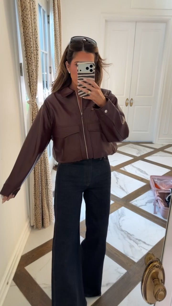 In stock and a great price! Comes in black too! I’m wearing an XS and 26 in jeans! 

Nordstrom fashion, Nordstrom finds, Shopbop, Shopbop sale, Fall outfits women, Fall fashion hauls, Business casual workwear, Date night outfits, Gemme Beauty, Emily Gemma