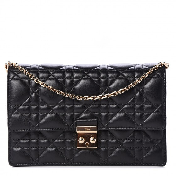 CHRISTIAN DIOR

Lambskin Cannage Miss Dior Promenade Pouch Black


142 | Fashionphile