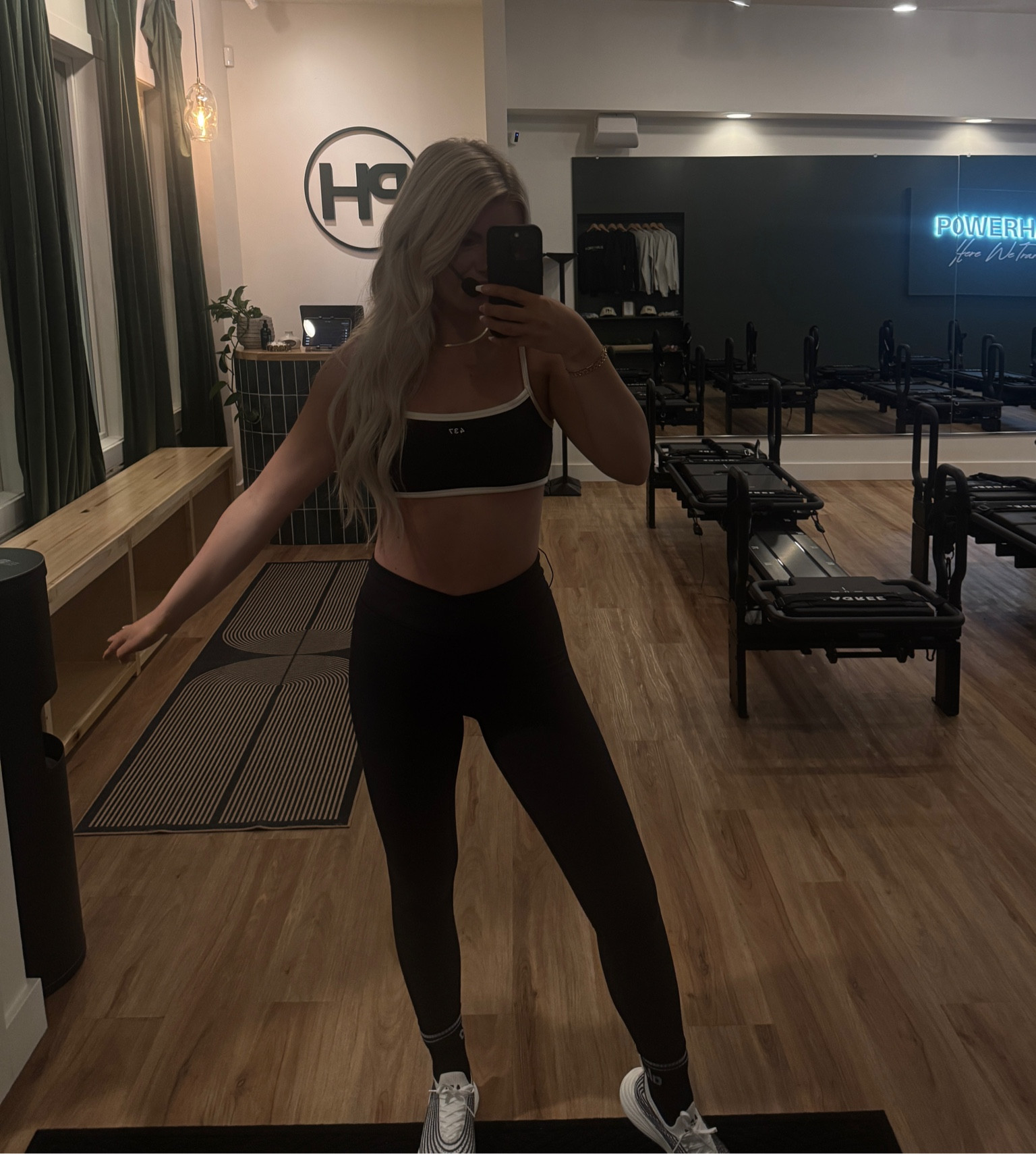 Obsessssed with the fabric of 437🤭 wearing size medium in both !!

#LTKGiftGuide #LTKootd #LTKActive