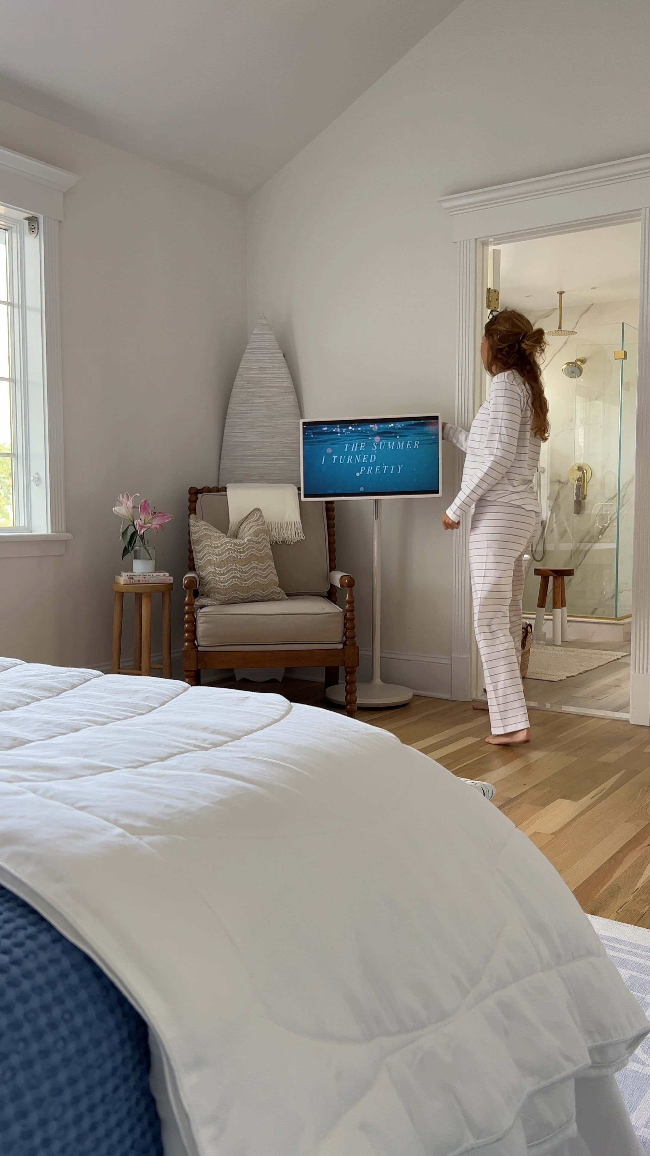 shop the LG stand by me movable tv on wheels that is so aesthetically pleasing! It’s the perfect gift for that person who already kinda has everything 

#LTKHoliday #LTKCyberWeek #LTKGiftGuide