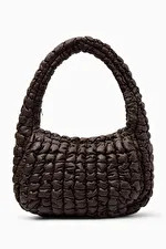 SAC BANDOULIÈRE OVERSIZE MATELASSÉ - CUIR | COS (EU)