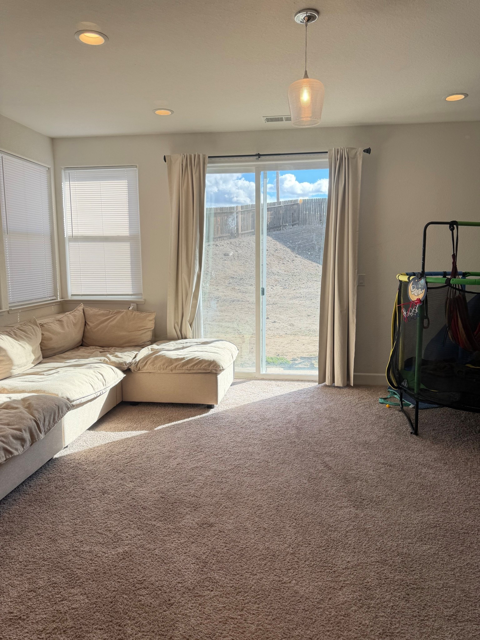It’s finally coming together but I feel like it’s missing something, also needs to be renter friendly 🙃#homedecor #homefinds #livingroom

#LTKHome