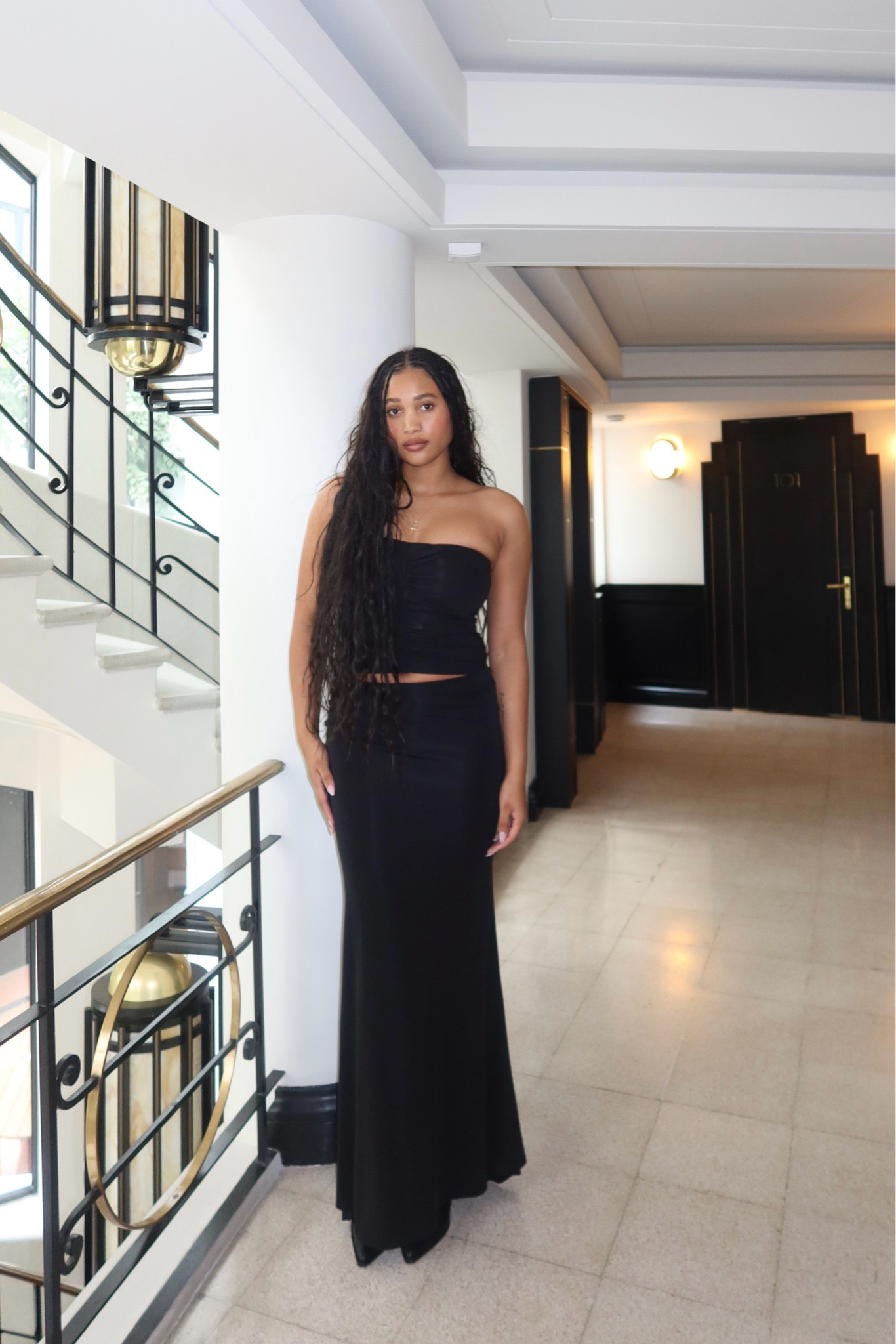 My fav long black skirt > 🤍