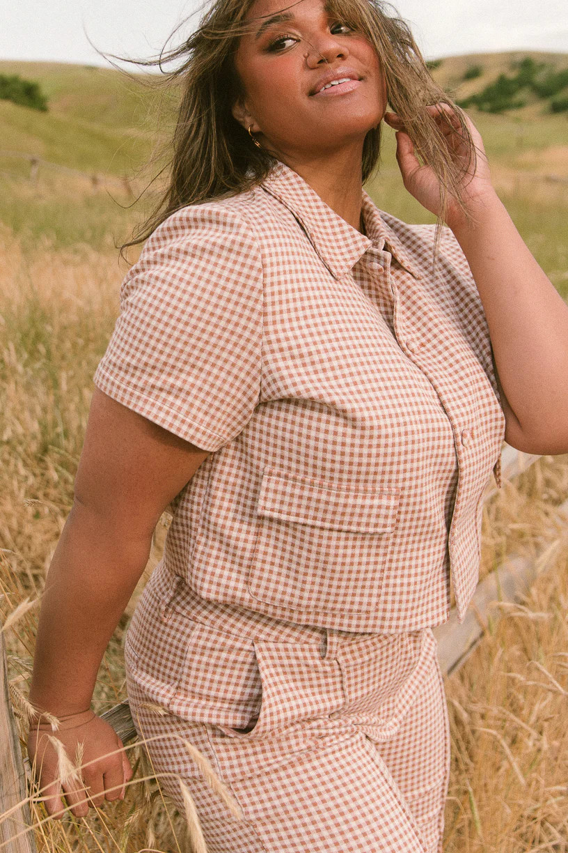 Drew Blouse in Tan Gingham | Ivy City Co