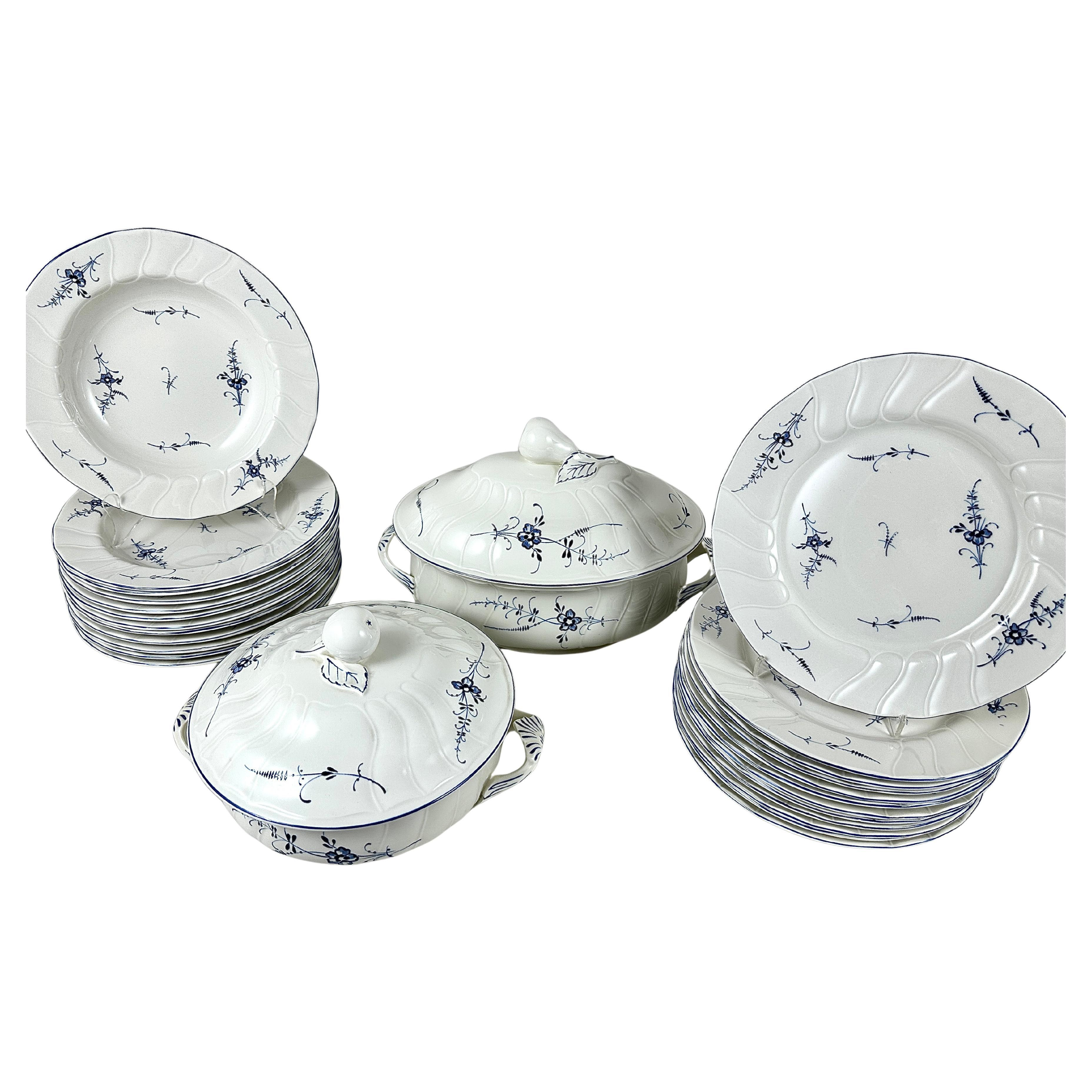 Vintage Villeroy & Boch Luxembourg Dinnerware Set 12 settings, 28 pcs | 1stDibs