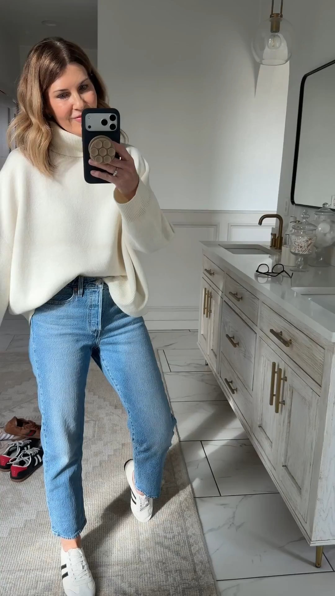 Simple outfit
Small turtleneck sweater Fp
Size 27 in wedgie straight
Skinny sneakers tts

Follow my LTK @thespoiledhome on the @shop.LTK app to view this post and get my exclusive app-only content!

#liketkit #LTKOver40
@shop.ltk
https://liketk.it/5Kr77