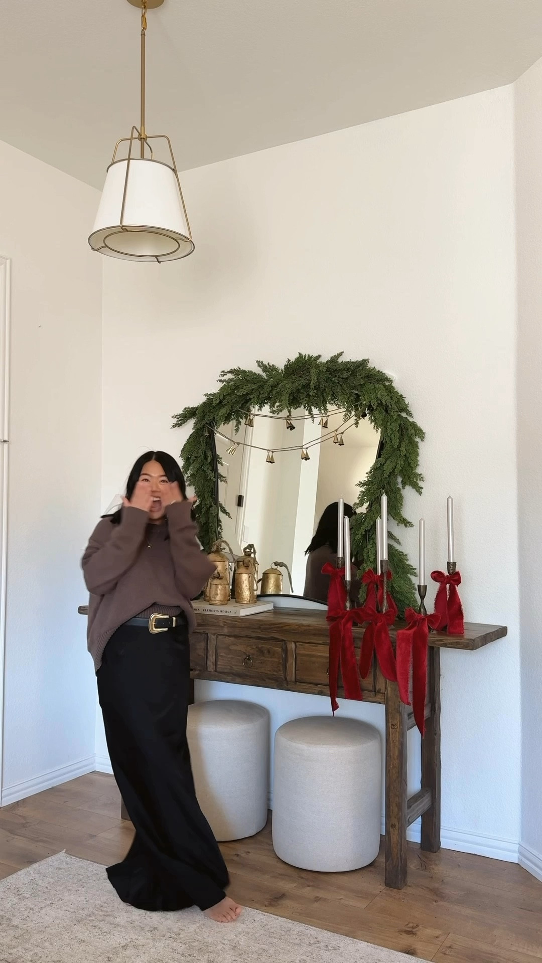 Let’s decorate my entryway for the Holidays! 

My favorite entryway table from @wayfair ✨ Wayfair is having their Black Friday deals right now Shop home deals for up to 80% off and free shipping including my rug, lamp and bells! I always find the best, most affordable pieces at Wayfair at amazing quality!

#wayfairpartner #wayfair #shopltk @shop.ltk  #entryway #christmasdecor #howtostyle #finditstyleit #holidayinspo


#LTKHoliday #LTKHome #LTKCyberWeek