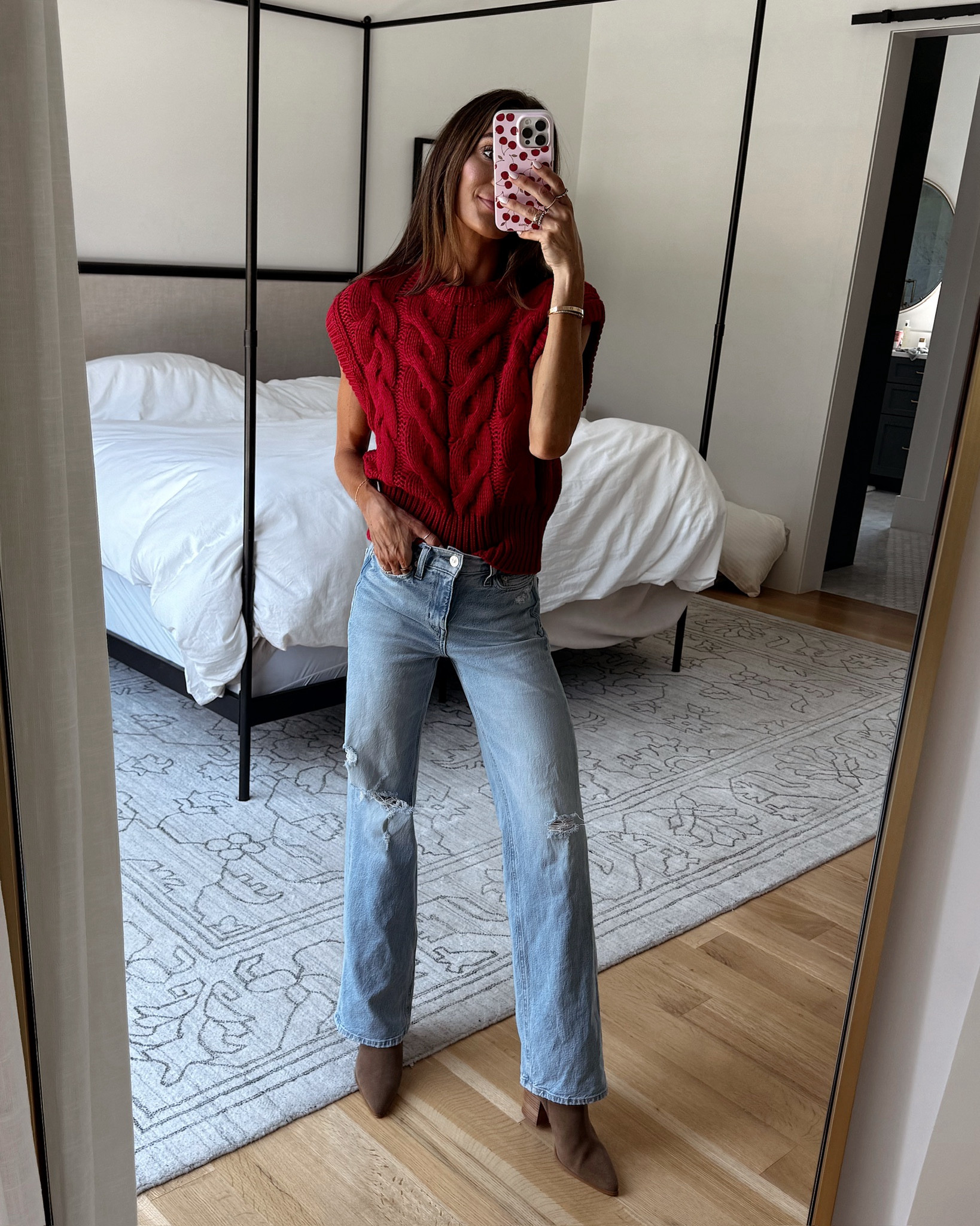 this sleeveless sweater though 😍 perfect for transitioning to fall + it’s on SALE! 👏🏻

#LTKSaleAlert #LTKxVICI