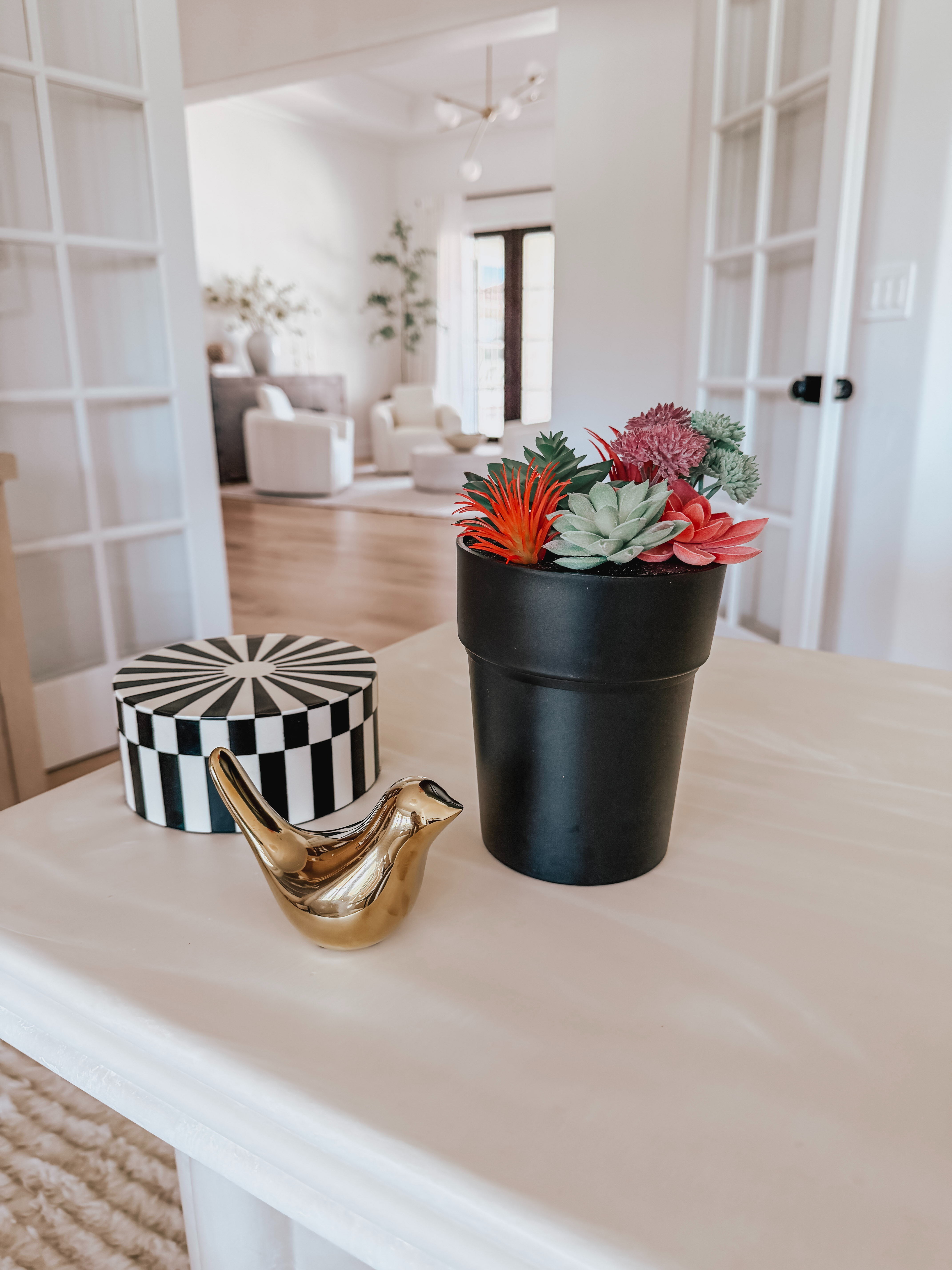 A Black Flower Pot Diversion Safe is a hidden storage container disguised as an ordinary plant pot. It’s designed to blend into home décor while concealing valuables such as cash, jewelry, spare keys, or small documents. 

 #LTKHome