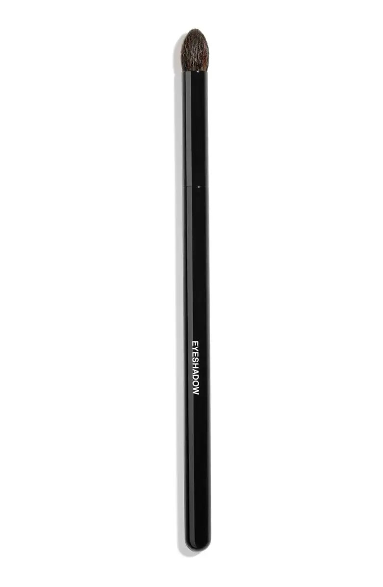 LES PINCEAUX DE CHANEL Rounded Eyeshadow Brush | Nordstrom