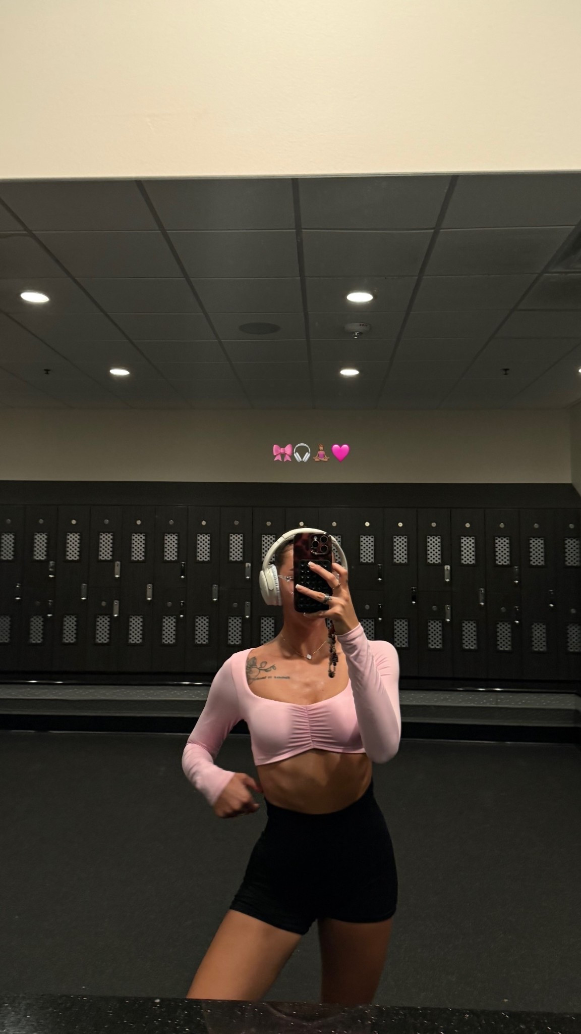 🎀🎧🧘🏽‍♀️🩷