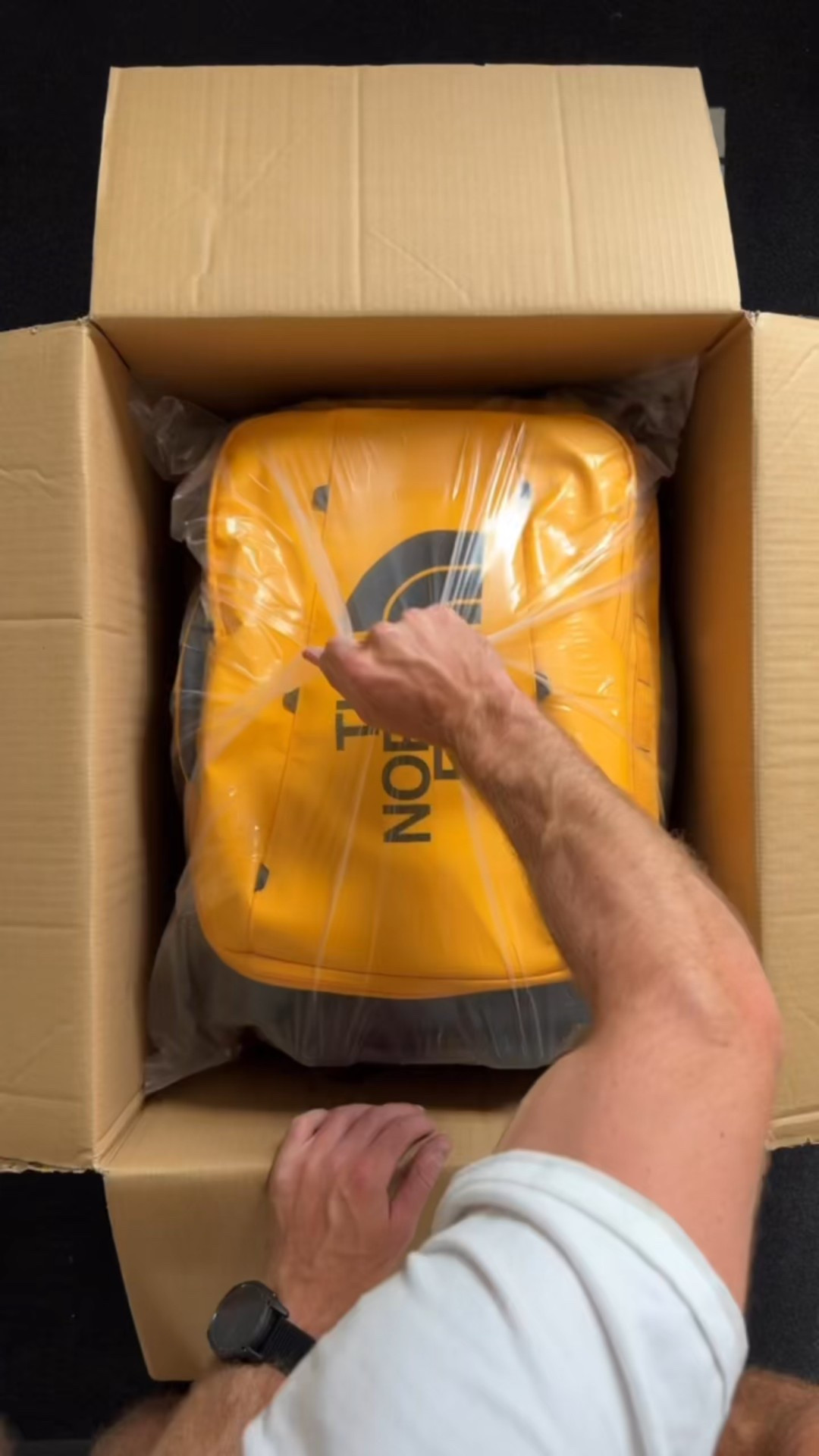 🔥

The North Face Base Camp Rolling Thunder 22”

• 💪 Ultra-durable recycled fabric
• 🧳 40L capacity – fits most overhead compartments
• 🛞 Smooth wheels for any terrain
• 🔒 Lockable zips = peace of mind
• 🎒 Tons of pockets + compression panel
• ✋ Easy carry with top & side handles

#LTKeurope #LTKuk #LTKsummer