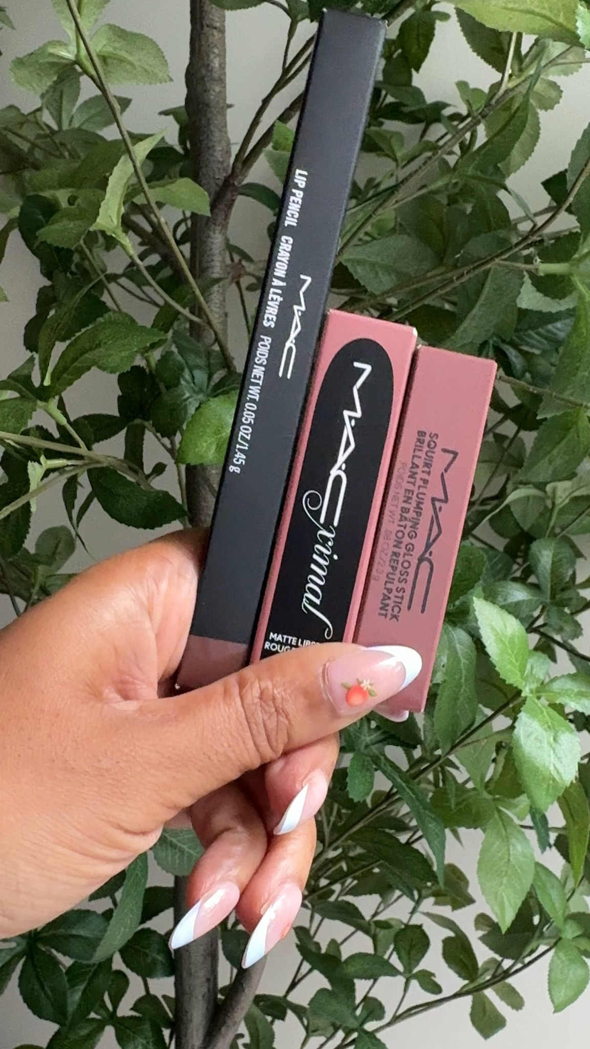 MAC cool tone nudes lip kit 

liner - stone
lipstick - cool teddy 
lipgloss - simulation

Lip combo , nude lips , nude lip combo

#LTKBeauty #LTKgrwm