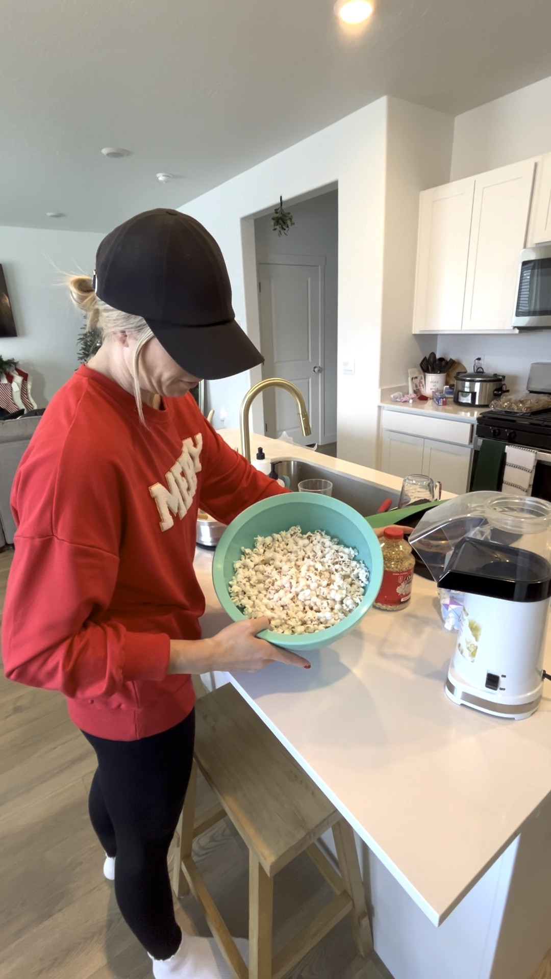 Holiday Popcorn! Everything you need to make treats for coworkers, neighbors, family and friends this holiday season. Full recipe at luluandcam.com  

#LTKGiftGuide #LTKSeasonal #LTKHoliday