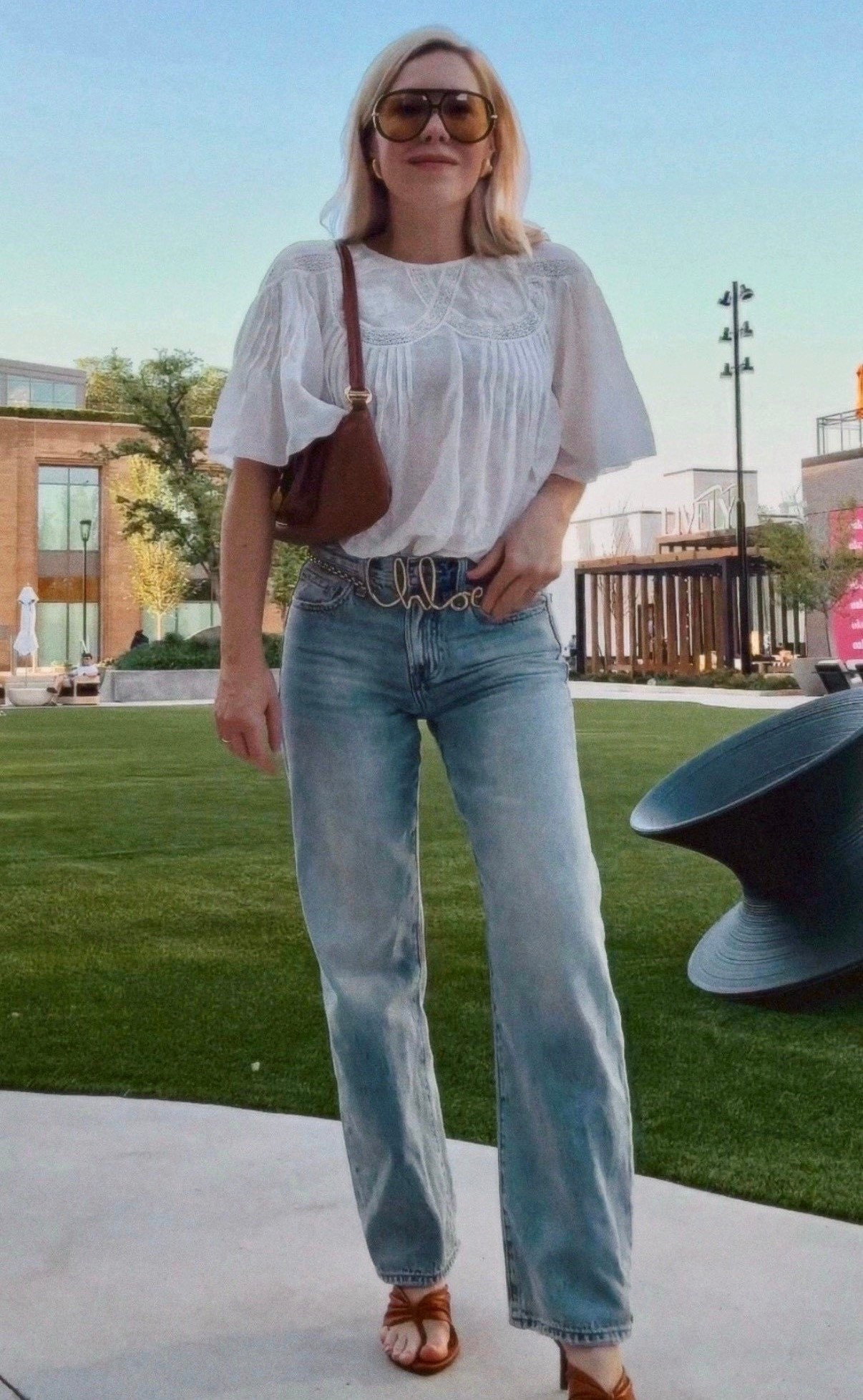 These are my favorite barrel jeans 
Jeans
White top
Lace top


#LTKSeasonal #LTKdayinmylife
