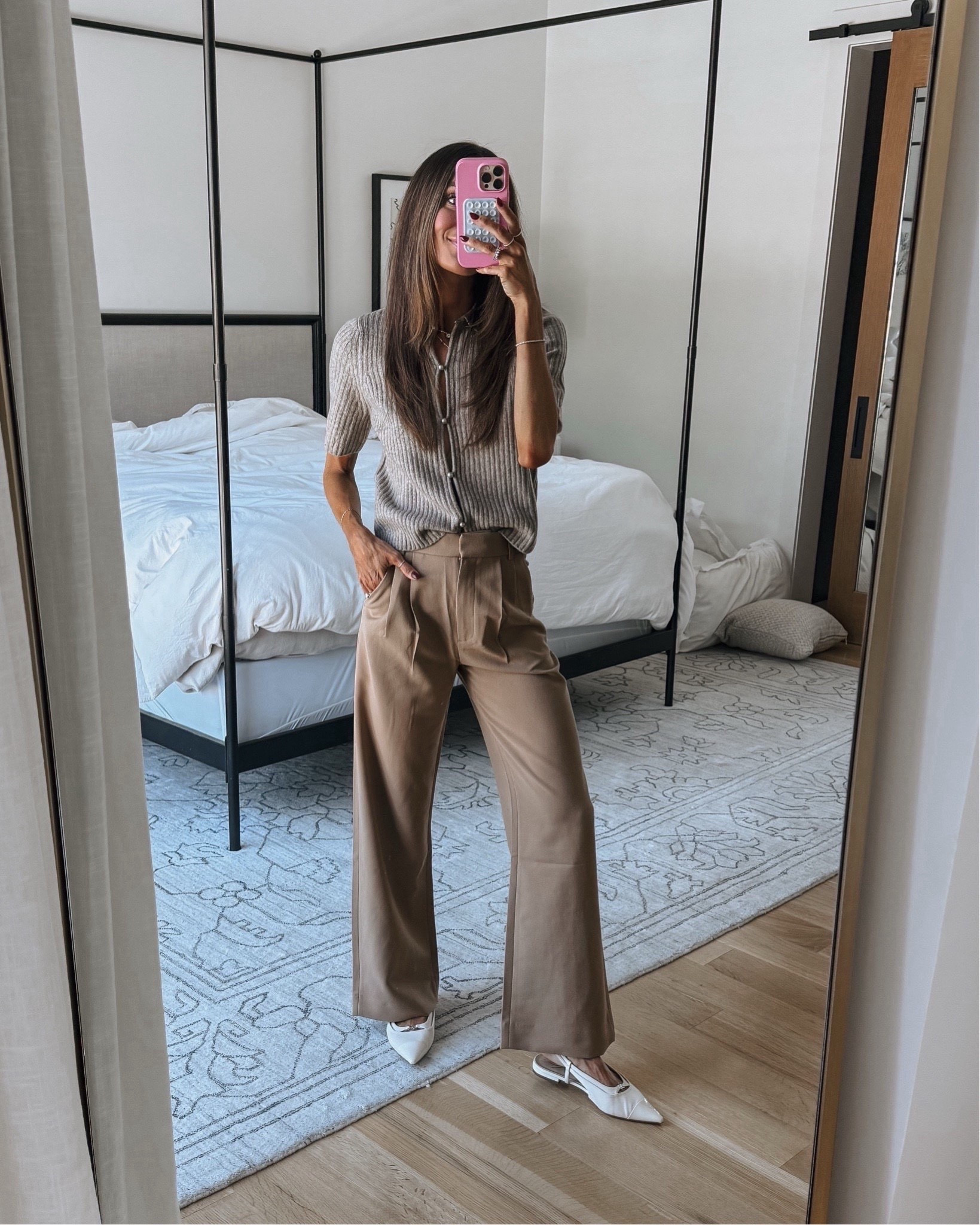The best tailored slacks that are SO flattering and chic yet still comfortable 🙌🏼 on sale!!