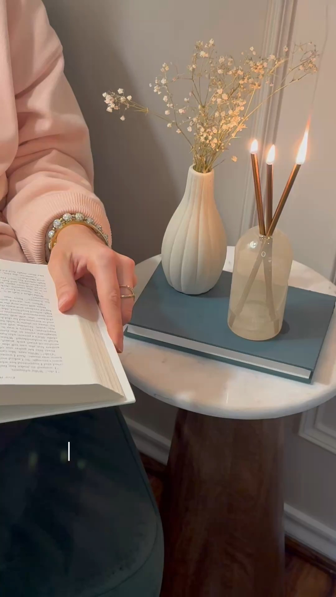 As if a reading nook could not get any cozier. This is just one of my favorite candles from everlasting candle. Everlasting? I was wondering the same thing. Their candles are a steel wick which also makes it dripless. They use fluid that is senseless that allows you to light your candles literally forever, and you can also use them in party spaces without having an overwhelming aroma. The perfect add to any space that you want to elevate and add depth to.


#ReadingNook  
#CozyVibes  
#EverlastingCandle  
#CandleLovers  
#HomeAesthetic  
#InteriorInspo  
#CozyCorner  
#MinimalistDecor  
#DriplessCandle  
#WicklessWonder  
#MoodLighting  
#HomeStyle  
#CandleMagic  
#ElevatedSpaces  
#ScentFreeCandle  
#AestheticHome  
#WarmAmbience  
#CozySpaces  
#HomeVibes  
#DecorDetails

#LTKHome #LTKGiftGuide #LTKSeasonal