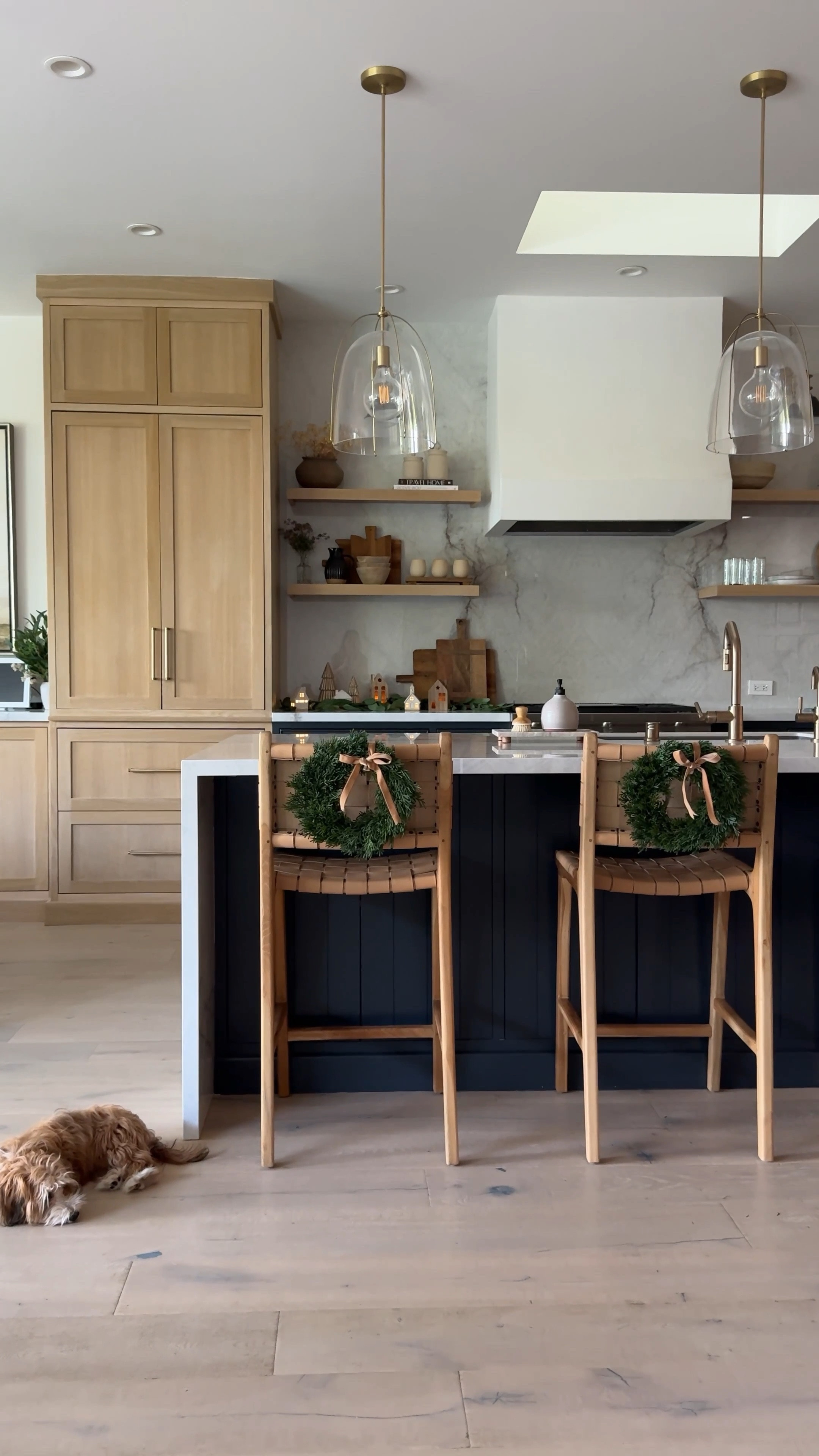 Back in stock! These won’t last! I missed out on these last year and they’re finally back on stock!

Christmas wreath brown Carmel ribbon command strips counter stool glass pendant Amazon 


#LTKFindsUnder100 #LTKHome #LTKSaleAlert