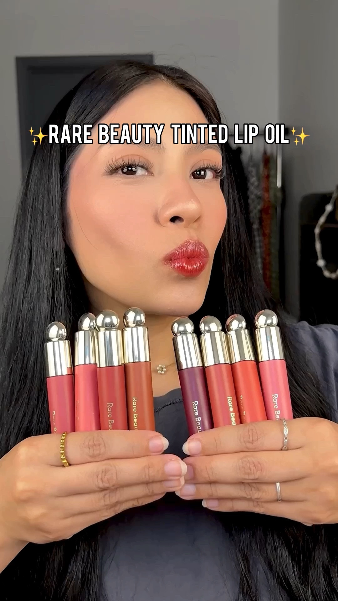 Rare Beauty Tinted Lip Oil✨Tinte para labios💋

Probando los 8 tonos los tintes para labios de @rarebeauty Amo que no son pegajosos para nada como otros labiales. Y tiñen súper! Me encantan! 💖

Rare Beauty, tinted lip oil, lip tints, Sephora makeup, rare routine, #tintedlipoil
#lipoil #liptints #labiales #naturalmakeuplook #softpinchtintedlipoil #rarebeautylipoil #softpinch #colortheory #latinacreator

#LTKParties #LTKBeauty #LTKGiftGuide