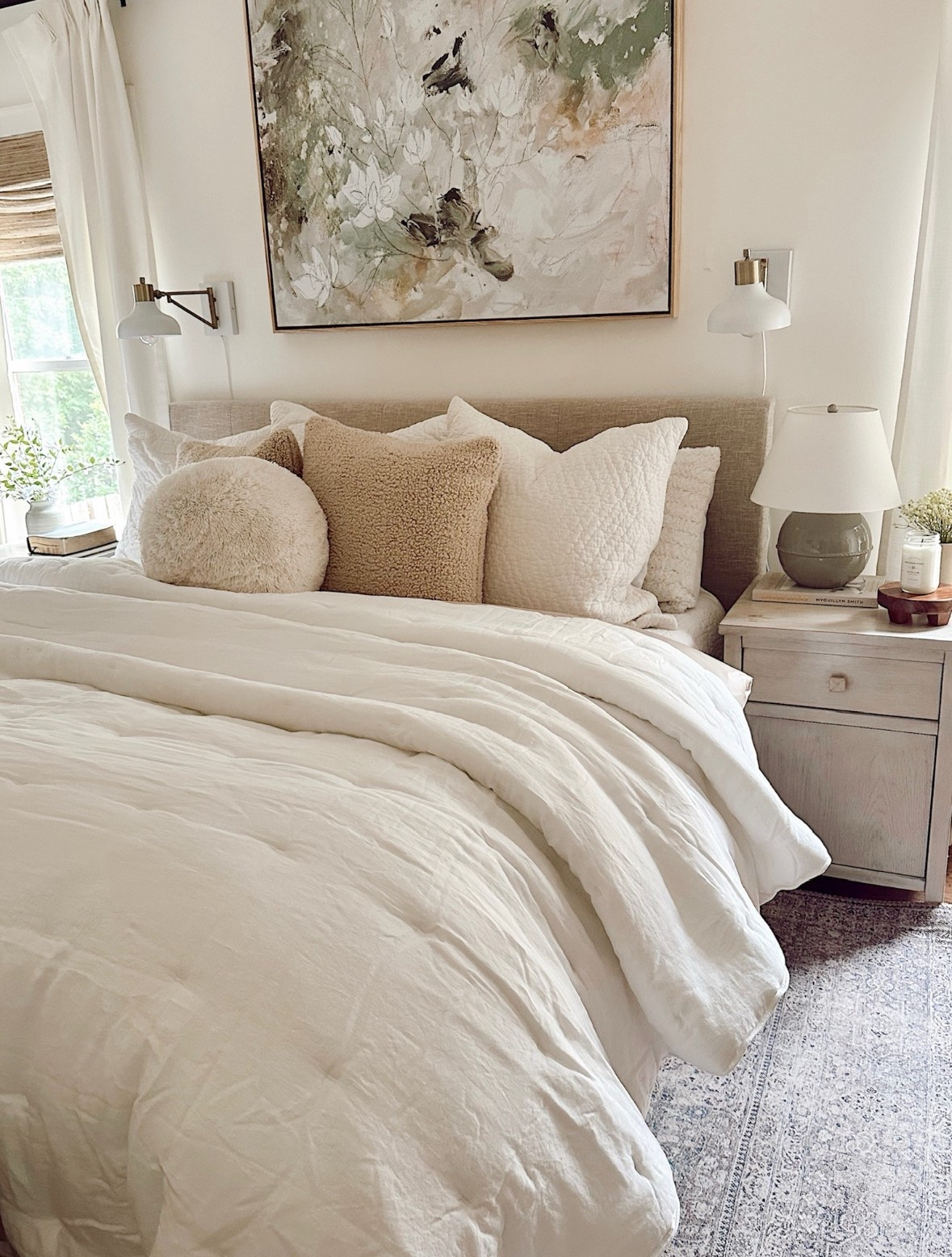 Moody neutral spring bedding inspo 

#LTKHome #LTKSeasonal #LTKStyleTip