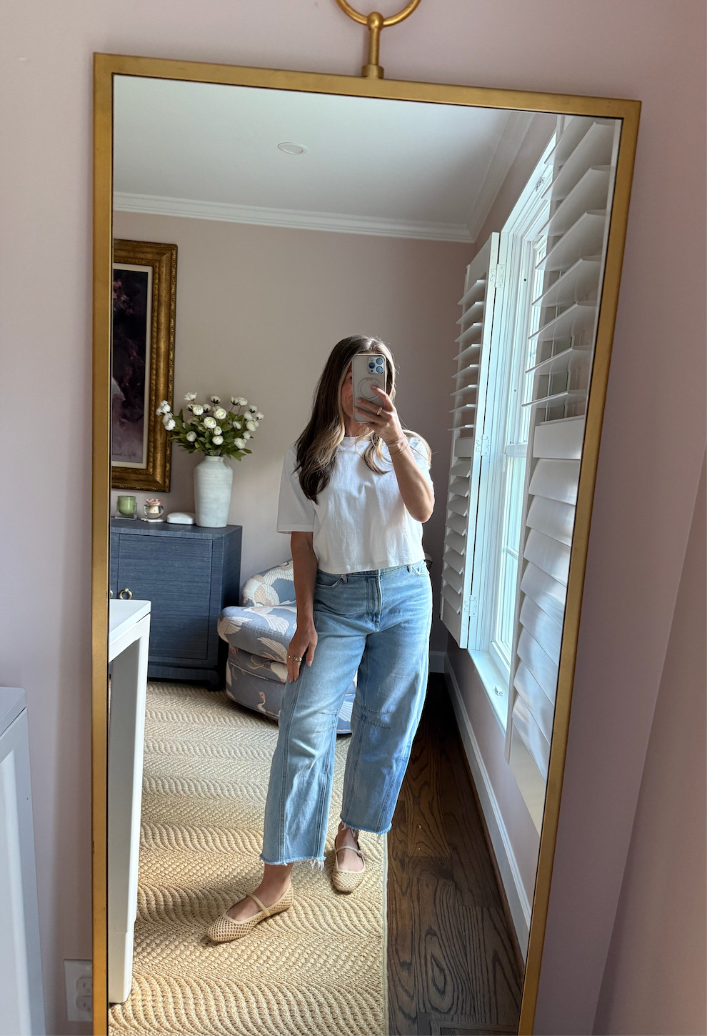 What I wore for a chill afternoon with my Family! The Boxy Tee is TTS and I wear a size small. Loft horseshoe jeans are a 25 petite. Dolce Vita flats are TTS. Perfect for a spring day.

 

 #LTKootd #LTKmomlife #LTKPetite