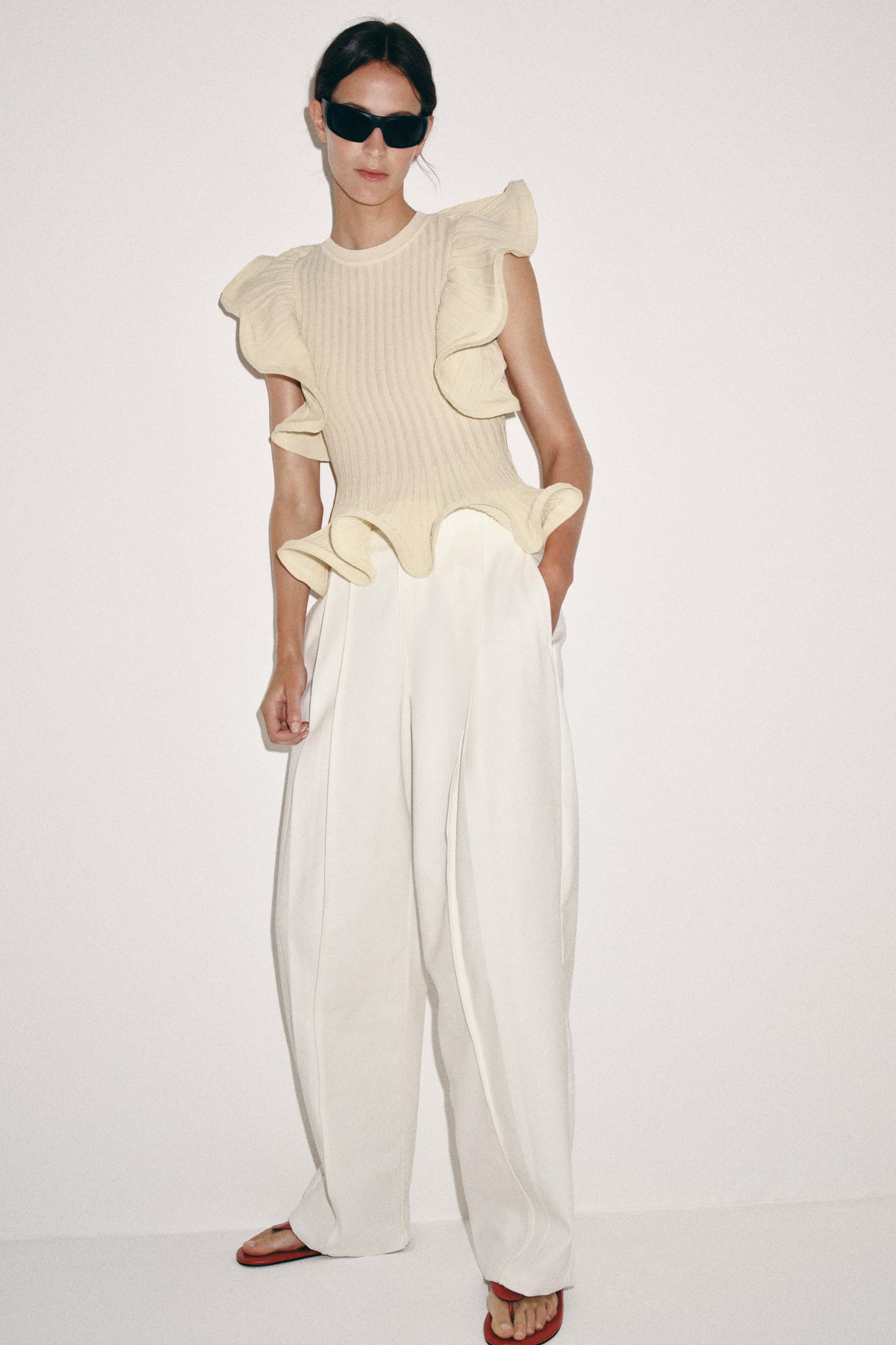 KNIT TOP WITH WAVY TRIMS | Zara UK