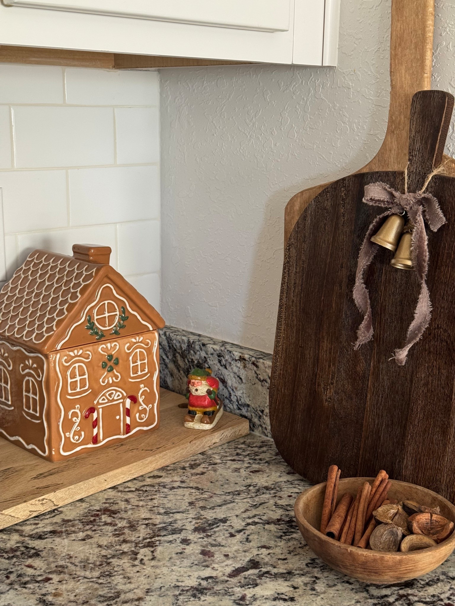 Gingerbread cookie jar 

Comment “COOKIE” for links 

SEO: christmas christmasdecor classic Christmas, 
gingerbread, cookie jar,  potterybarndupe, viral dupe,  kitchendecor, gingerbreadhouse kohls classic Christmas decor, nostalgic Christmas ideas, traditional holiday home, timeless Christmas style
  

#LTKHome #LTKHoliday #LTKGiftGuide #LTKSeasonal #LTKmomlife