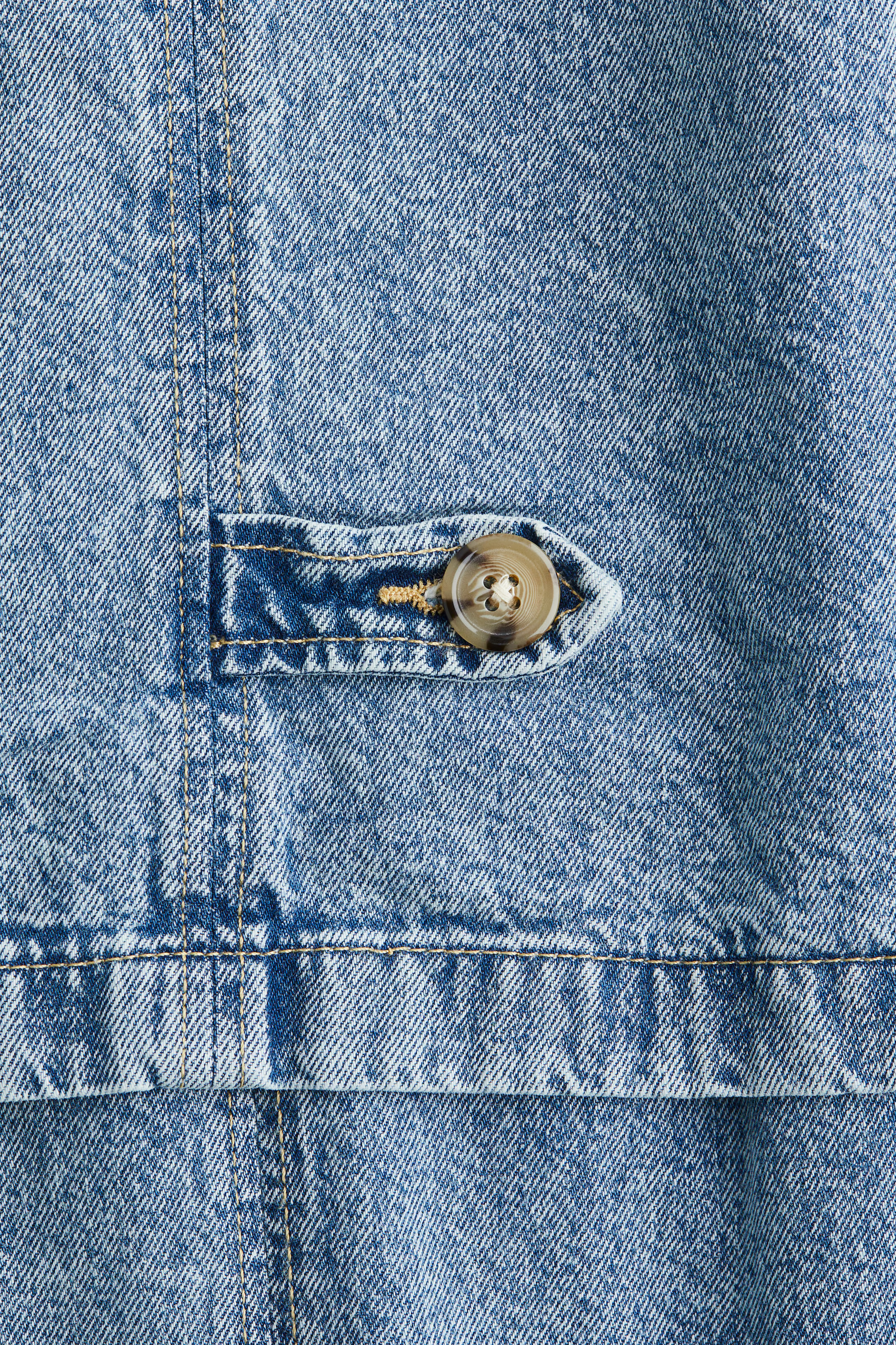 Kurzer TrenchcoatNicht in den Favoriten gespeichert34,99 €Farbe:Helles DenimblauGröße wählen... | H&M (DE, AT, CH, NL, FI)