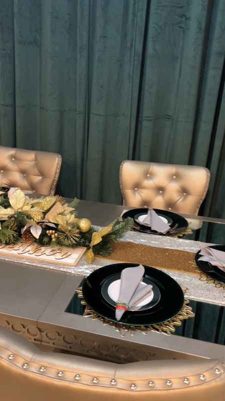 My holiday dining table decor 

#LTKHoliday #LTKhome #LTKSeasonal