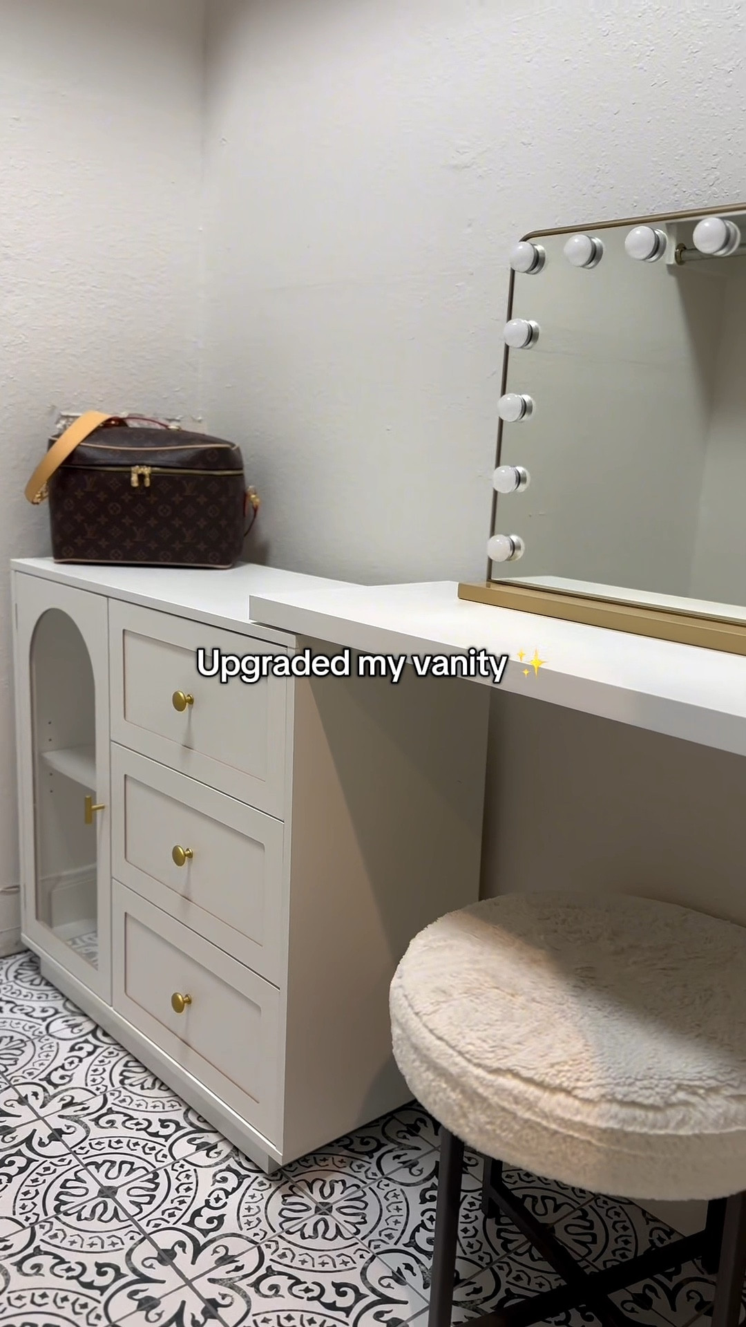 Obsessed with my new vanity 🤩


#LTKHome #LTKBeauty