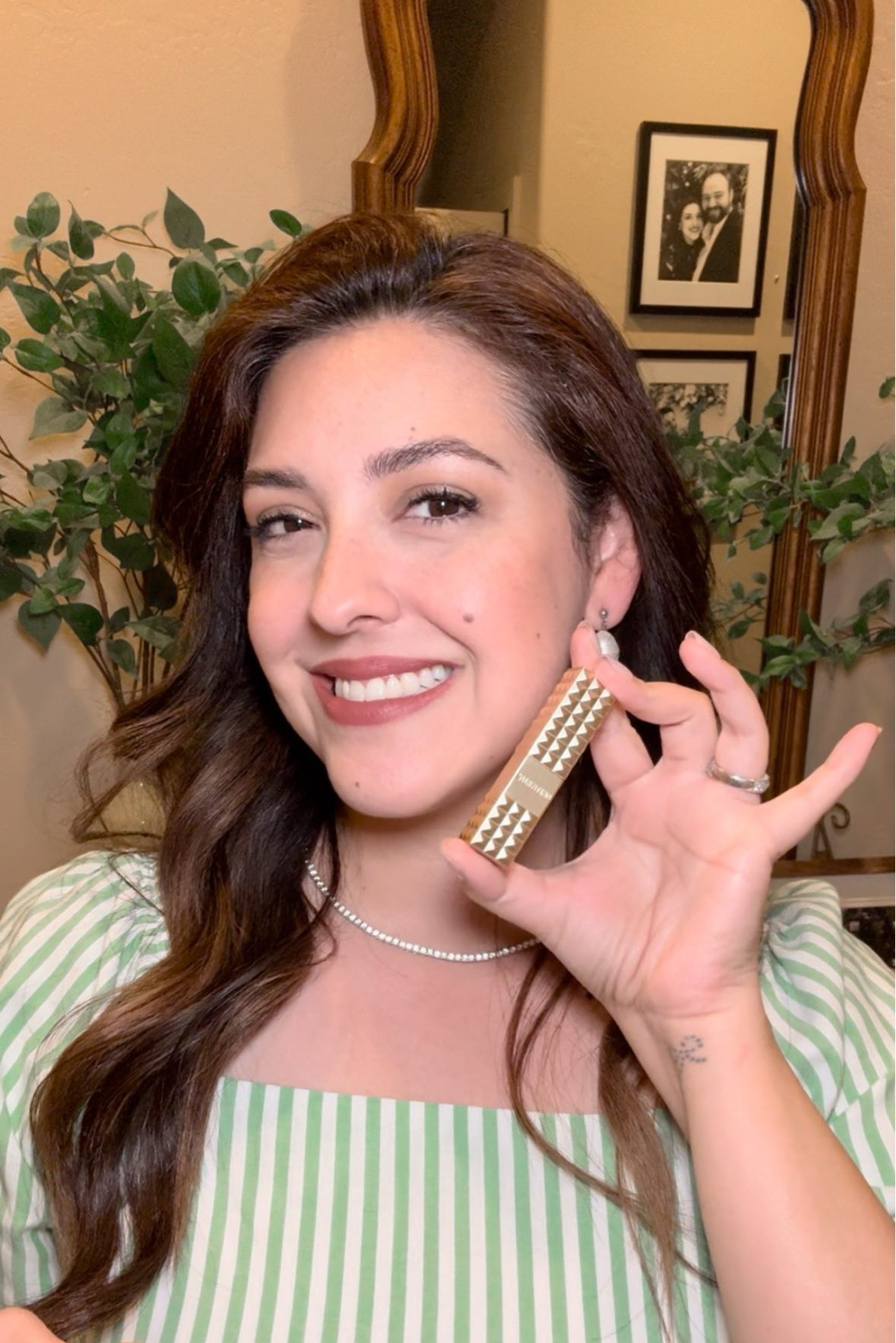 #GiftedByValentinoBeauty @valentino.beauty 

Ready for fall with Valentino Beauty’s NEW Spike Valentino Buttery Matte Lip Color 💄✨
.
134R Couture in the streets 💋

.
.
.
#IHCxSpikeUltraMatte #lipstick #lips #valentino #valentinobeauty #mattelipstick #makeup #fallmakeup #newmakeup #valentinobeauty #reels #beautybloggers #fallbeauty #fallstyle #fall #beauty 

#LTKBeauty #LTKSeasonal