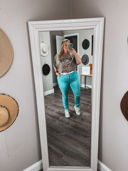 Quick and easy spring outfit with these light wash skinny ankle jeans and graphic tee styles with a cute white belt and platform sneakers. 

Size 18
Size 20 
Plus size graphic tees 
Plus size outfits 
Plus size ootd 
Plus size style 
Sneakers 
Spring shoes 
Psootd 

#LTKover40 #LTKstyletip #LTKplussize