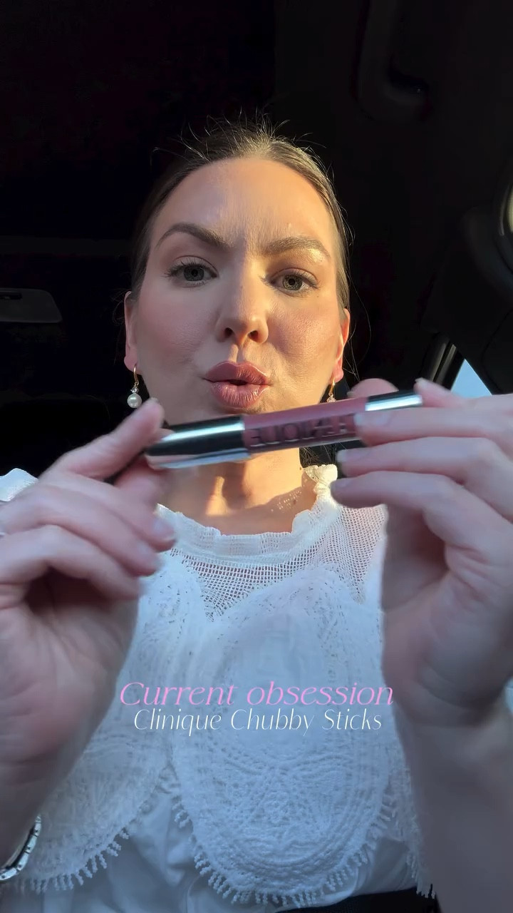 Smooth and creamy & come in a ton of color options. 💋 linking them in my bio from @macys 

#clinique #lipcombo #bridalmakeup

#LTKBeauty