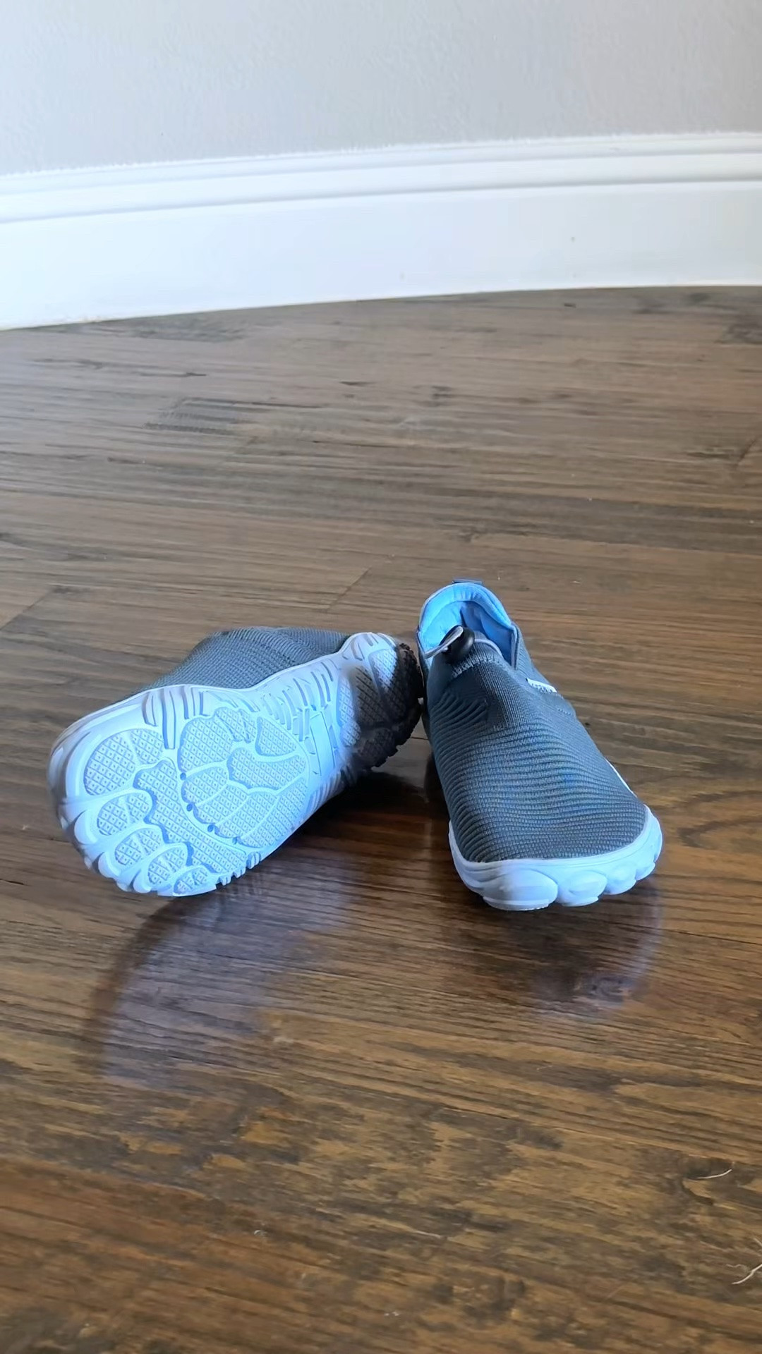 Sova is one of two new drops from @nimbao_official CloudWalk styles. The soft ribbed knit upper is comfy cozy while the wide toe box, cloud cushion, and no drop sole deliver the most comfortable shoe you’ll ever wear! The limited time Fall promotion with an additional 10% saving is on now so you can pick up Sova in 8 color ways. One you try them, you’ll
love them! 🔗 https://www.nimbao.com/TORI58256

#LTKvlog #LTKActive #LTKOver40