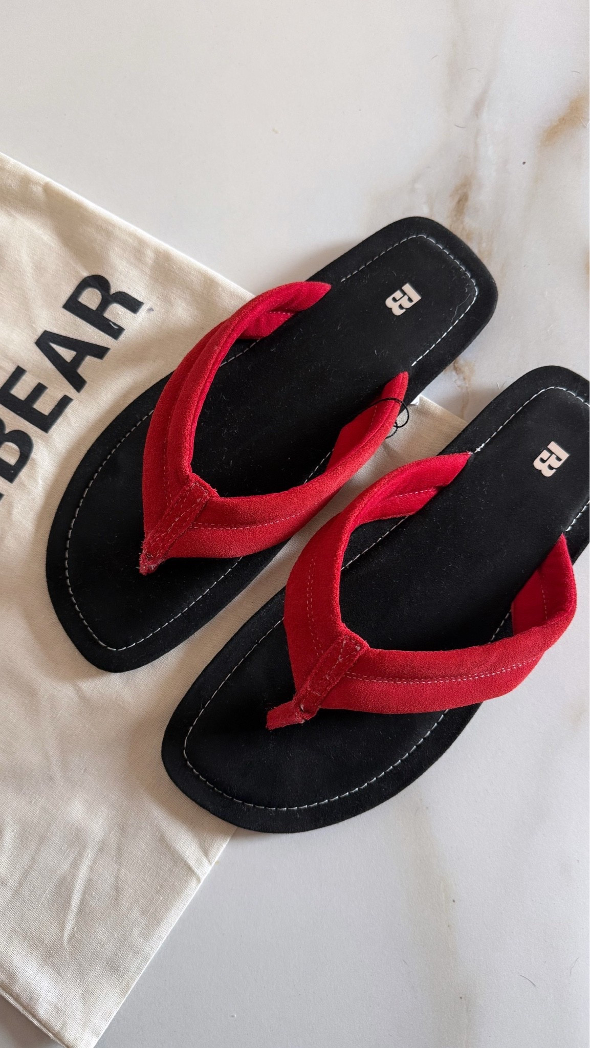 RED THONG SANDALS❤️‍🔥
*linked in first option image not working
AD
#pullandbearcommunity 
Tags: flat leather soft comfy flip flops cool girl trending strap new in summer vacation holiday season

#LTKsummer #LTKshoes