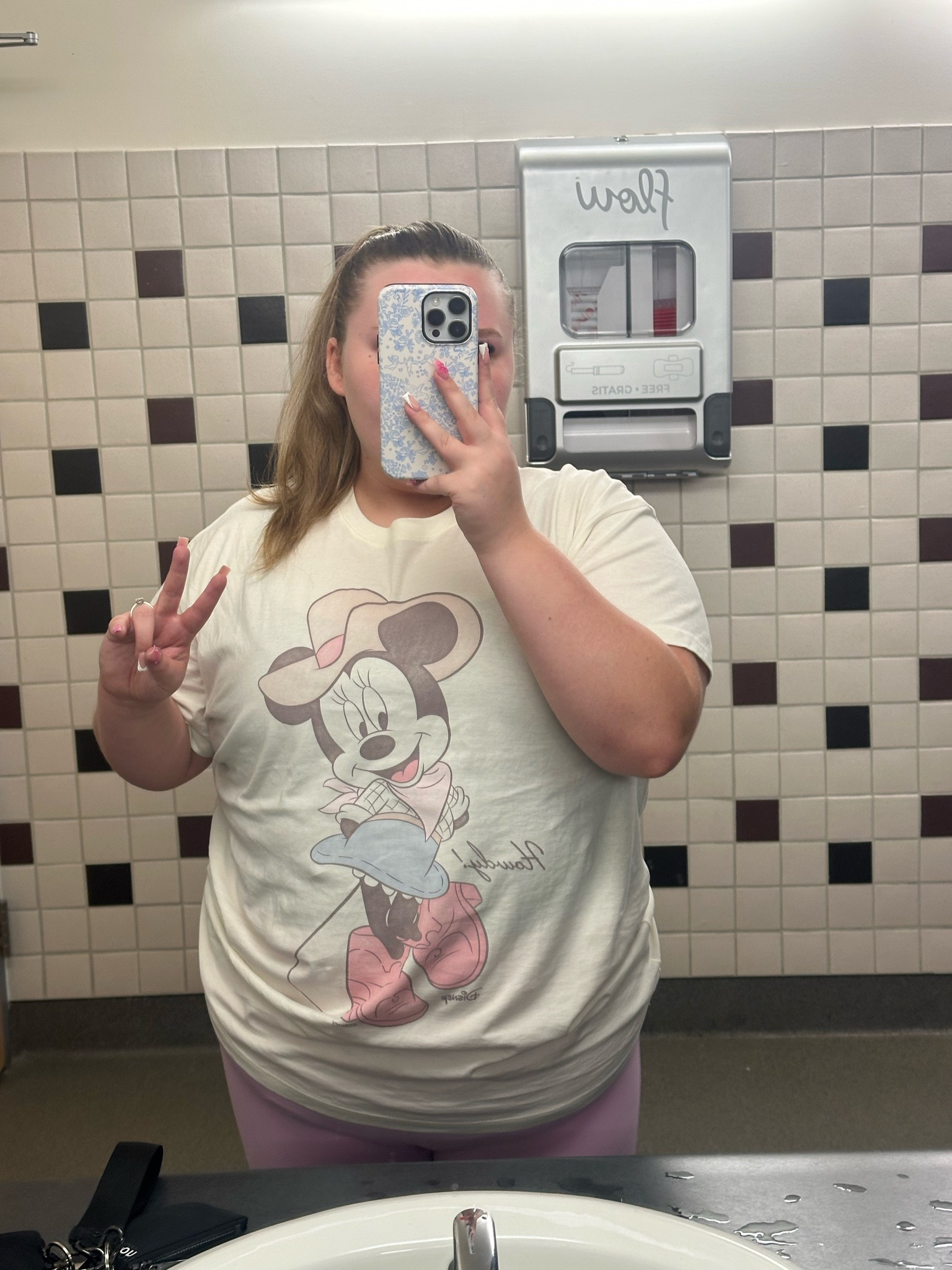 Comfy vibes today with Minnie Mouse and a peace sign ✌️💖 #CasualStyle #DisneyLover #SelfCareDay

#LTKStyleTip #LTKPlusSize