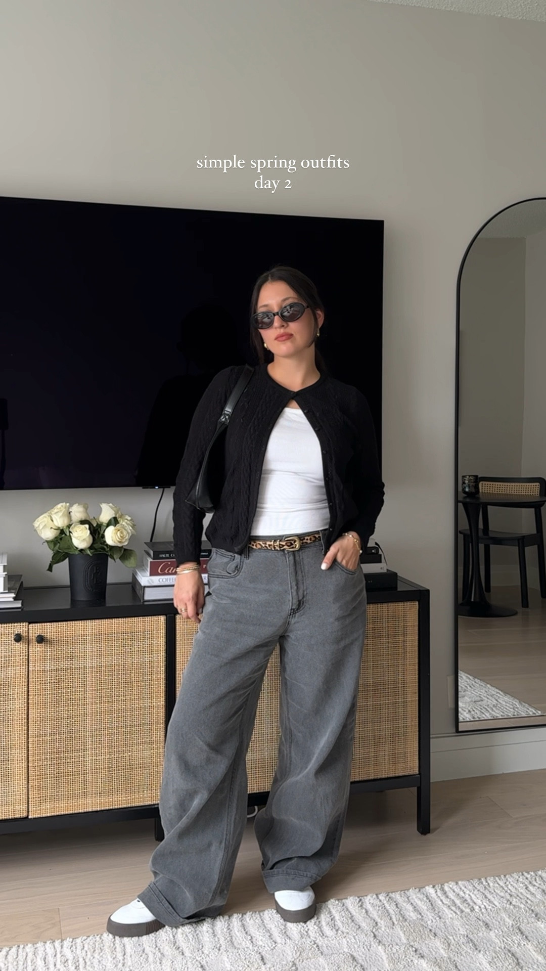 styling a leopard belt 🐆🩶 #streetstyle #simpleoutfit #leopardprint #sezane

#LTKstyletip