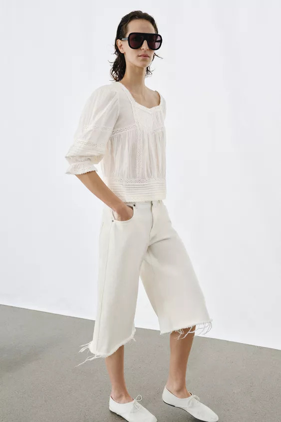 ZARA WOMAN COLLECTION Blouse with main fabric made from spun cotton. Square neckline and sleeves ... | Zara FR